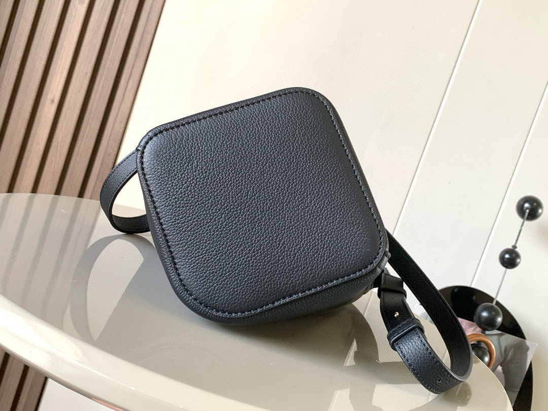 LuxluxHouse Best Quality Bags Loewe
