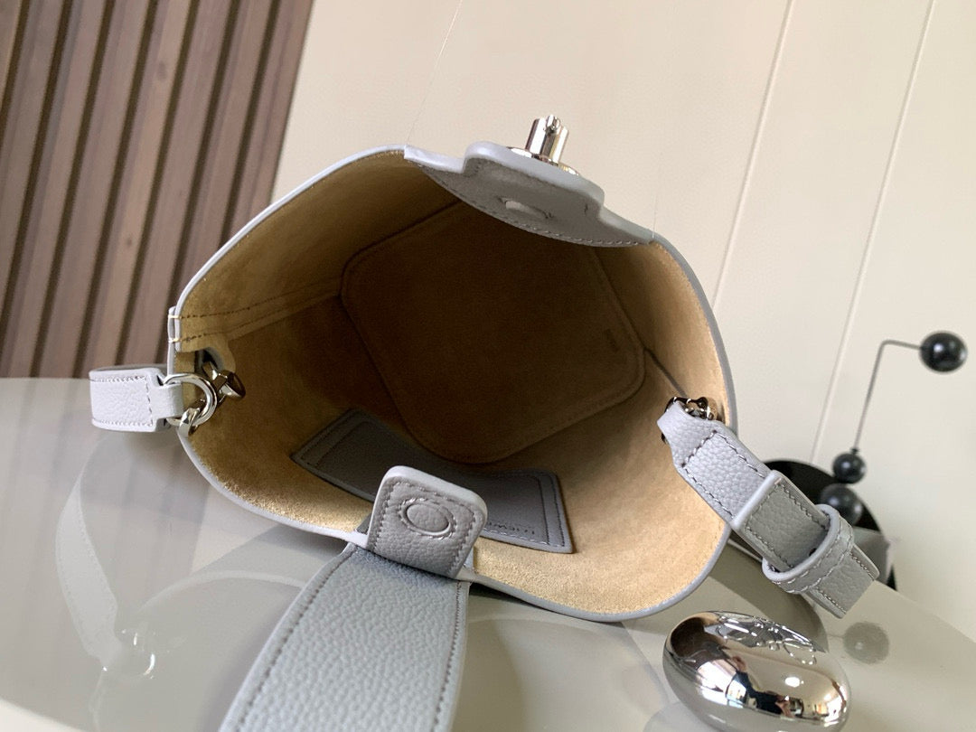 LuxluxHouse Best Quality Bags Loewe