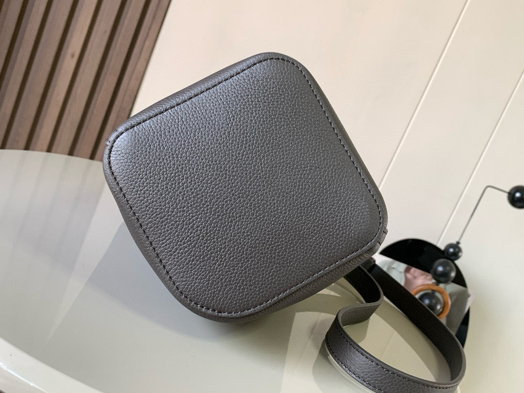 LuxluxHouse Best Quality Bags Loewe