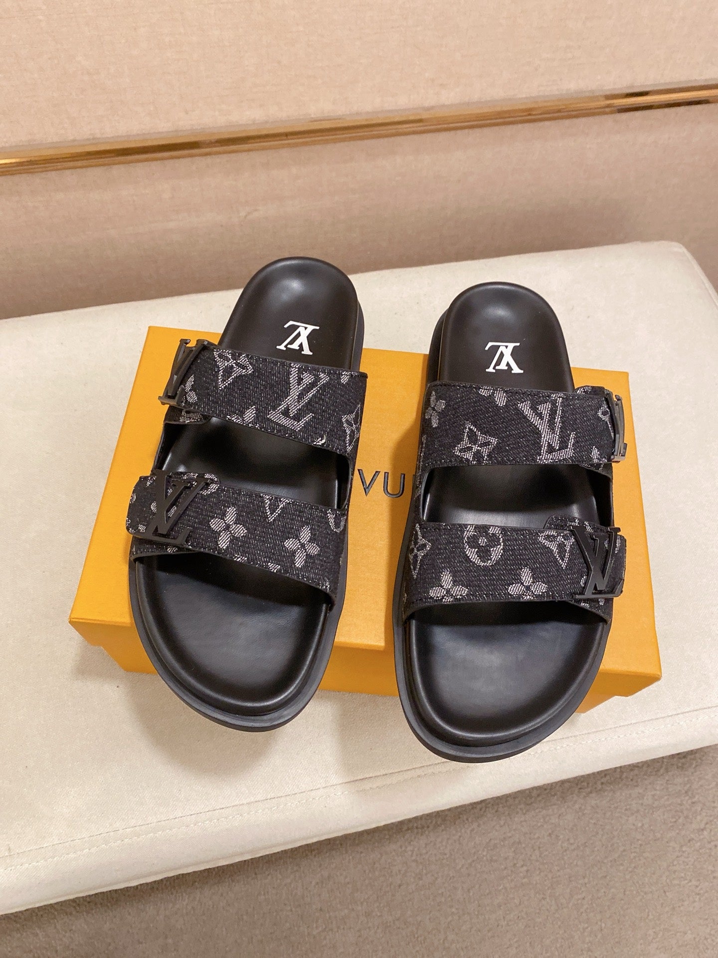 LuxluxHouse Best Quality Sandals Louis Vuitton
