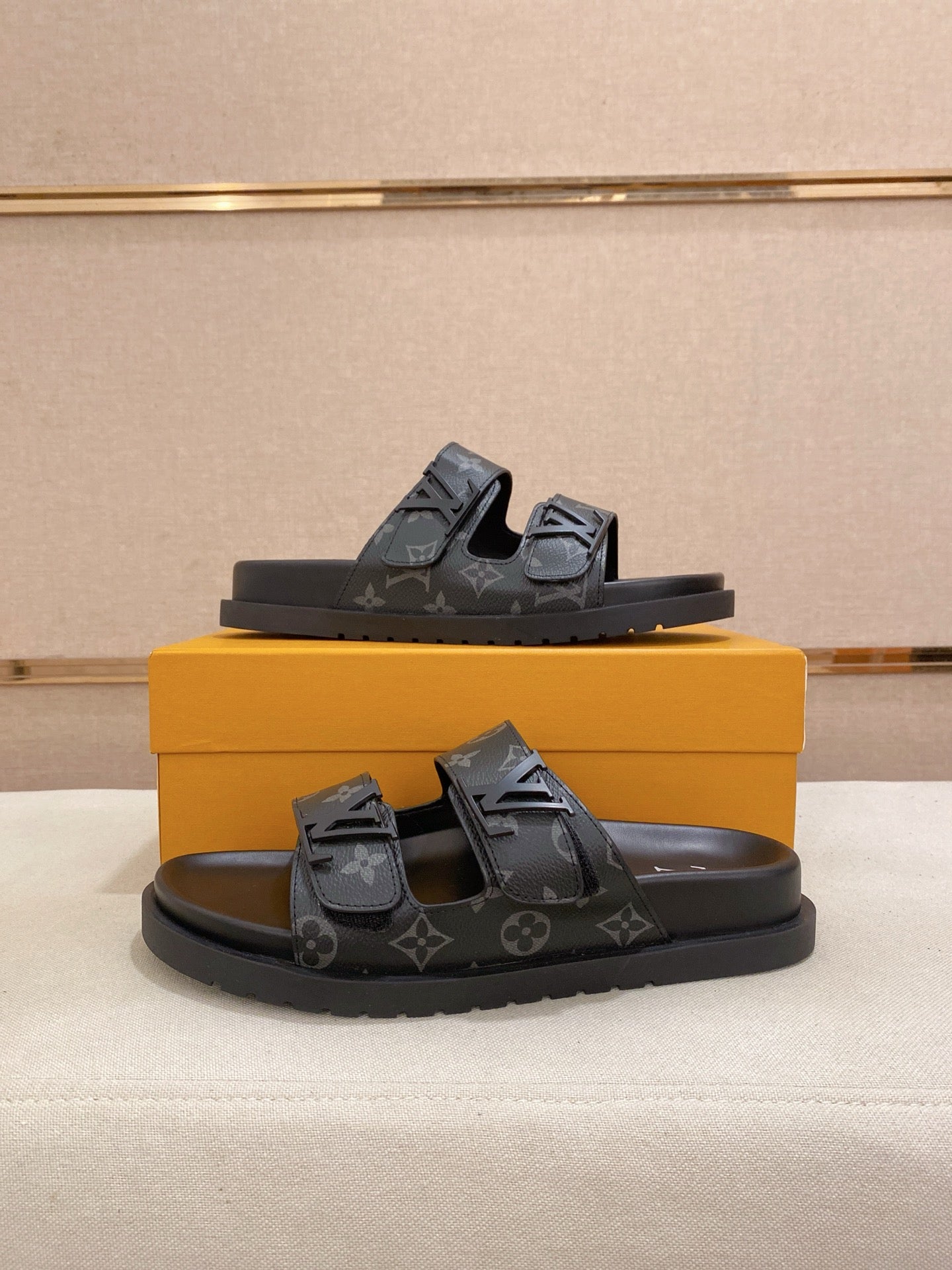 LuxluxHouse Best Quality Sandals Louis Vuitton