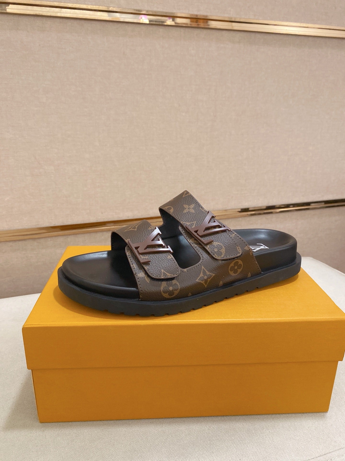LuxluxHouse Best Quality Sandals Louis Vuitton