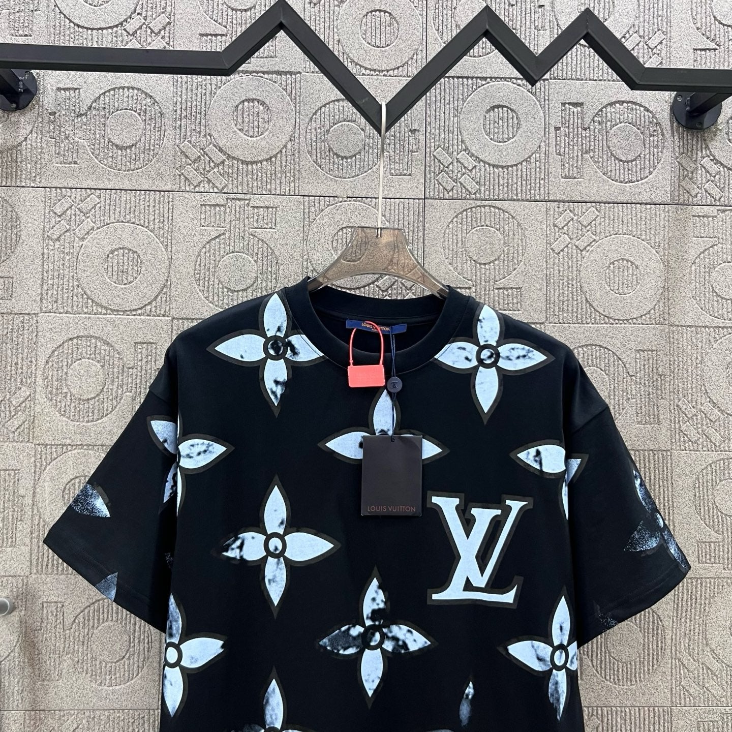 LuxluxHouse Best Quality Clothes T-shirt Louis Vuitton