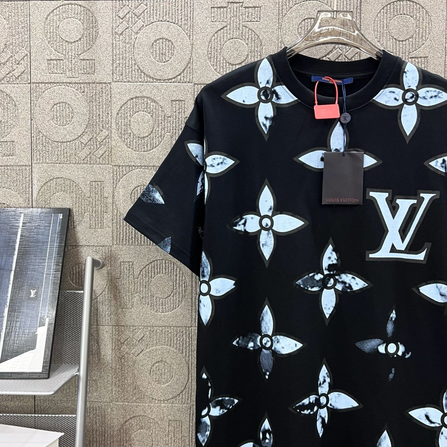 LuxluxHouse Best Quality Clothes T-shirt Louis Vuitton