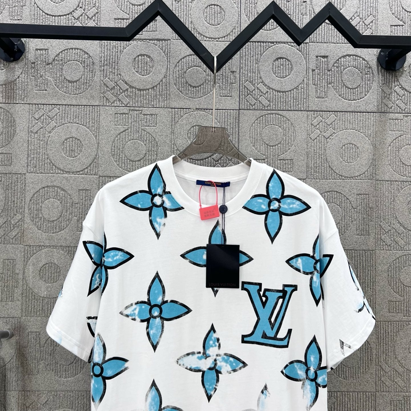 LuxluxHouse Best Quality Clothes T-shirt Louis Vuitton
