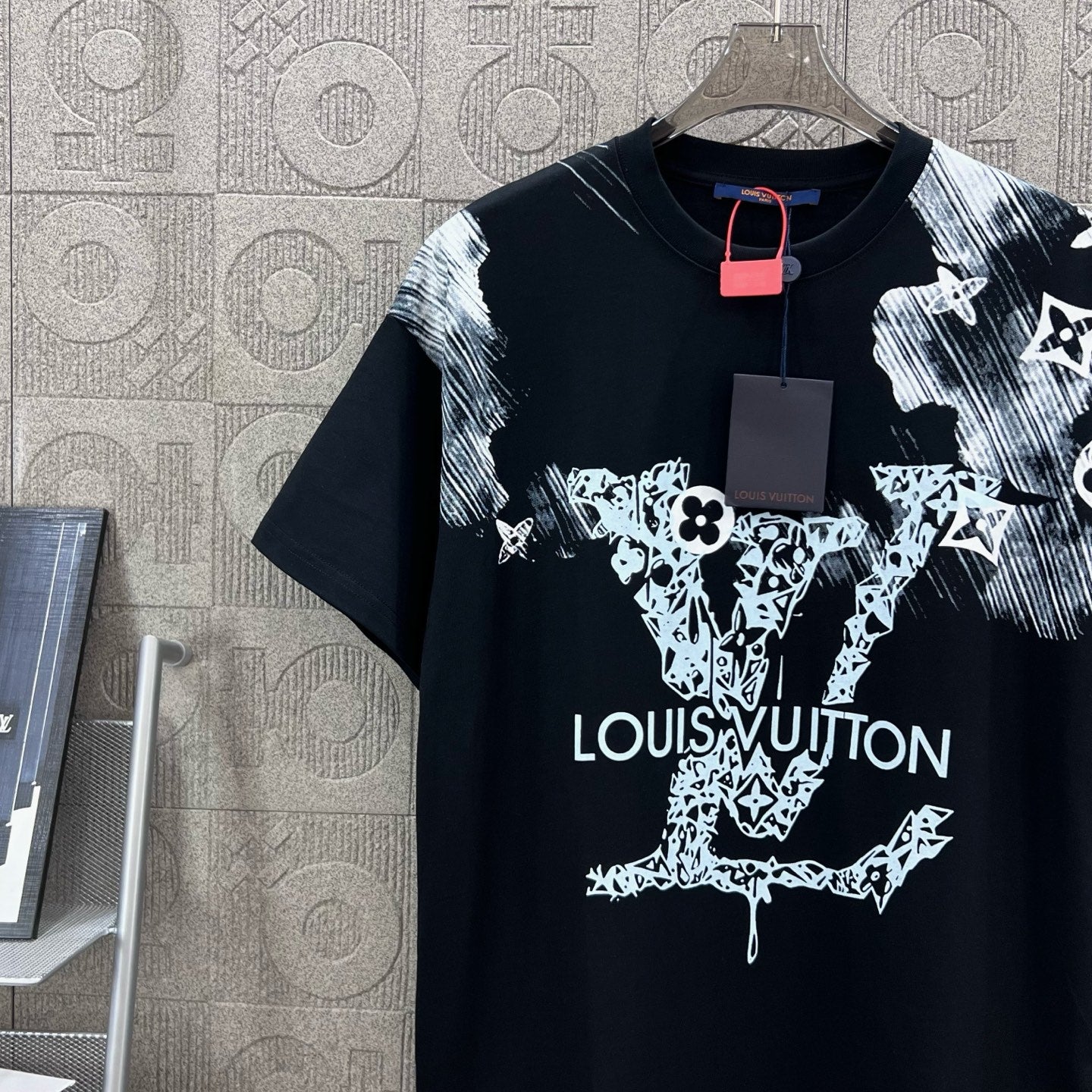 LuxluxHouse Best Quality Clothes T-shirt Louis Vuitton