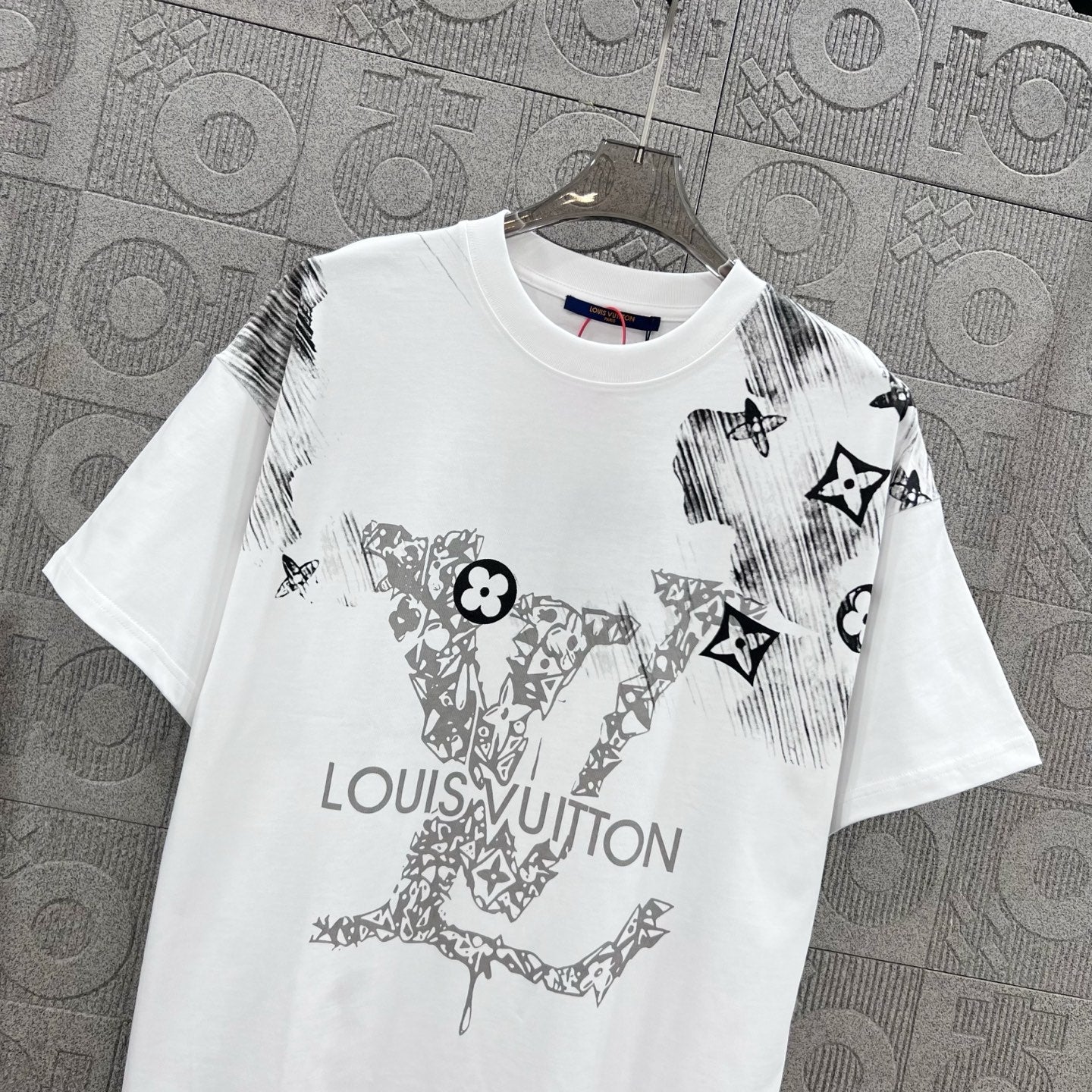 LuxluxHouse Best Quality Clothes T-shirt Louis Vuitton