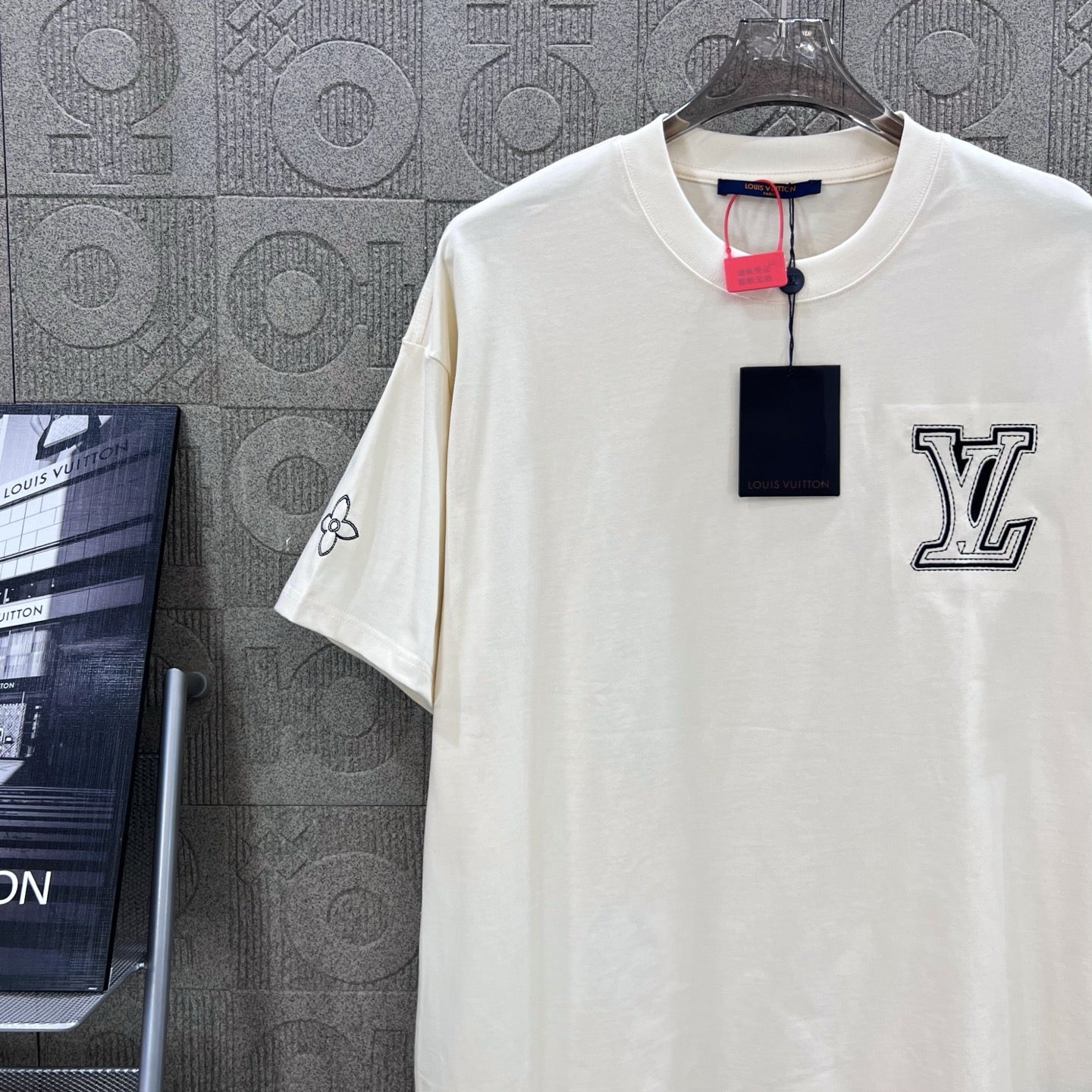 LuxluxHouse Best Quality Clothes T-shirt Louis Vuitton