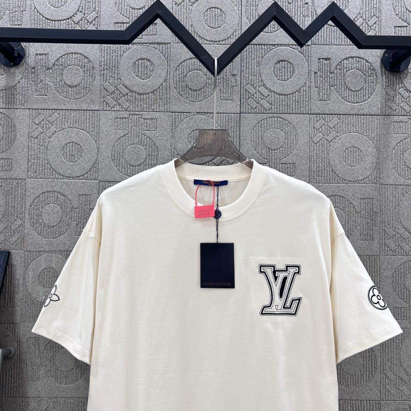 LuxluxHouse Best Quality Clothes T-shirt Louis Vuitton