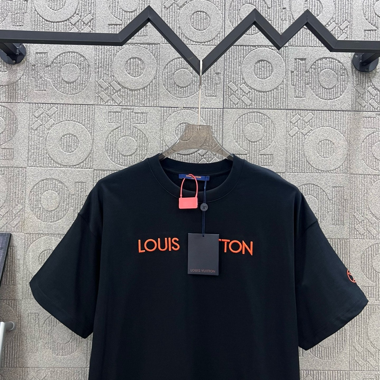 LuxluxHouse Best Quality Clothes T-shirt Louis Vuitton