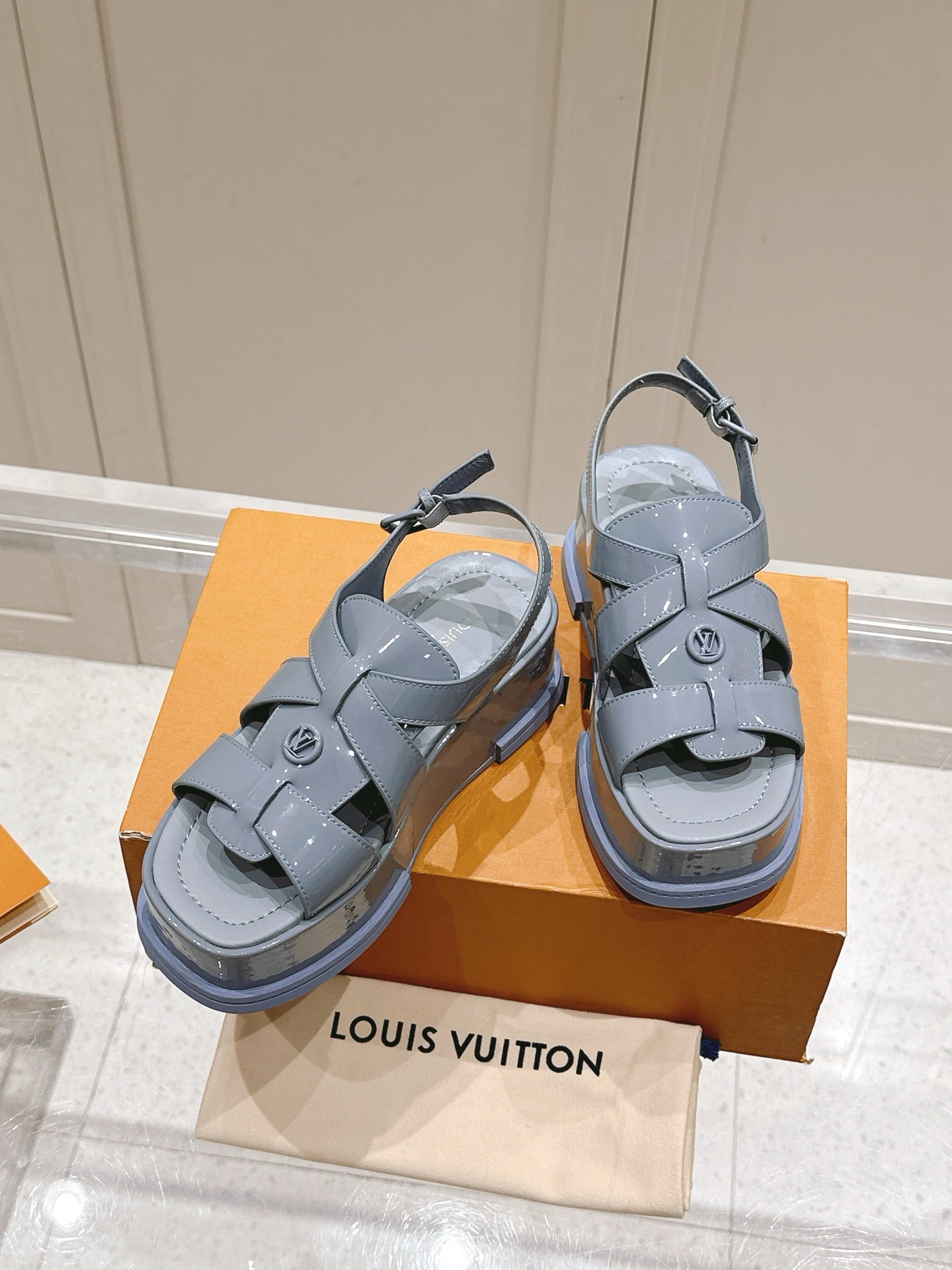 LuxluxHouse Best Quality Women Shoes Louis Vuitton