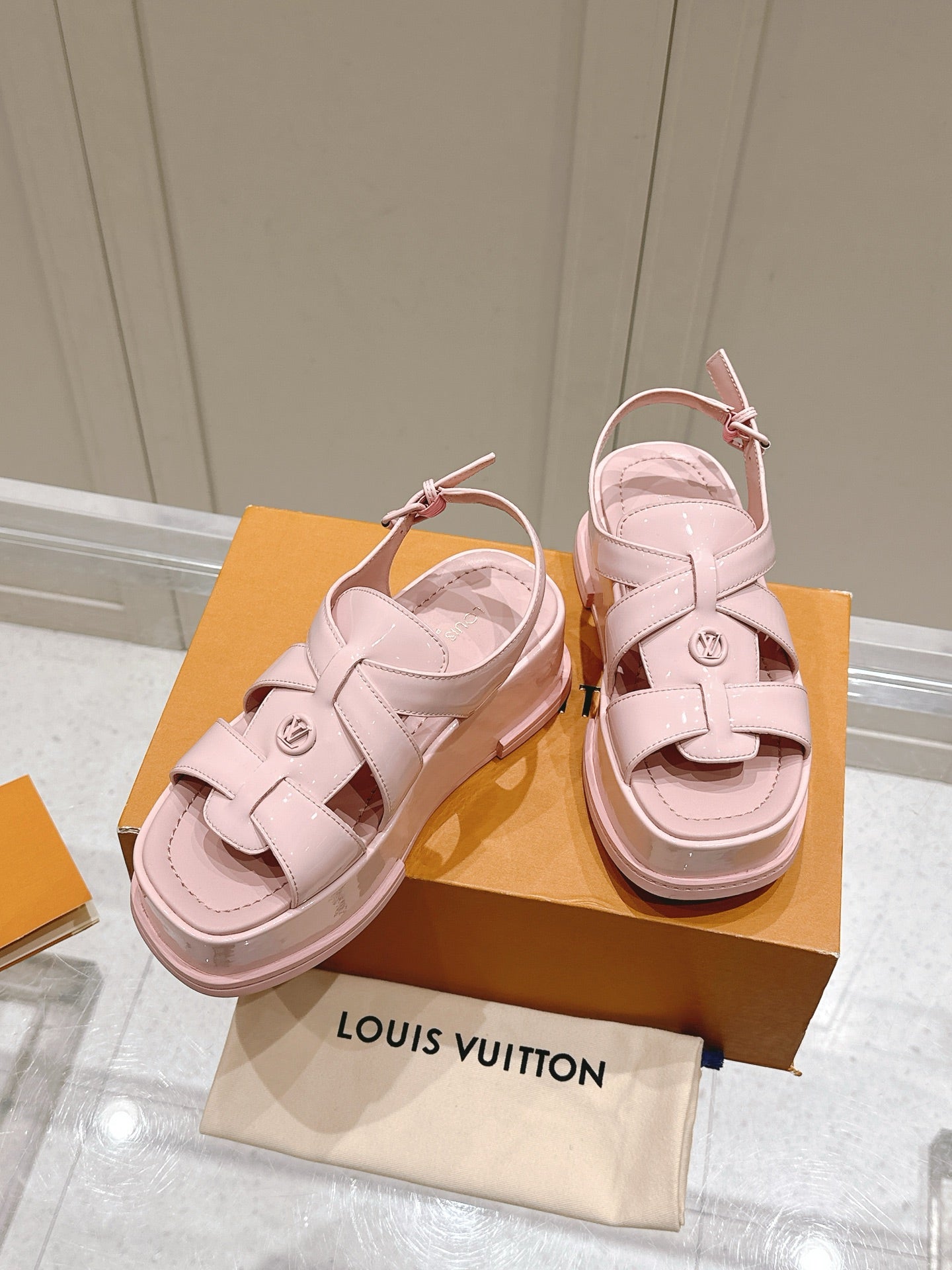 LuxluxHouse Best Quality Women Shoes Louis Vuitton