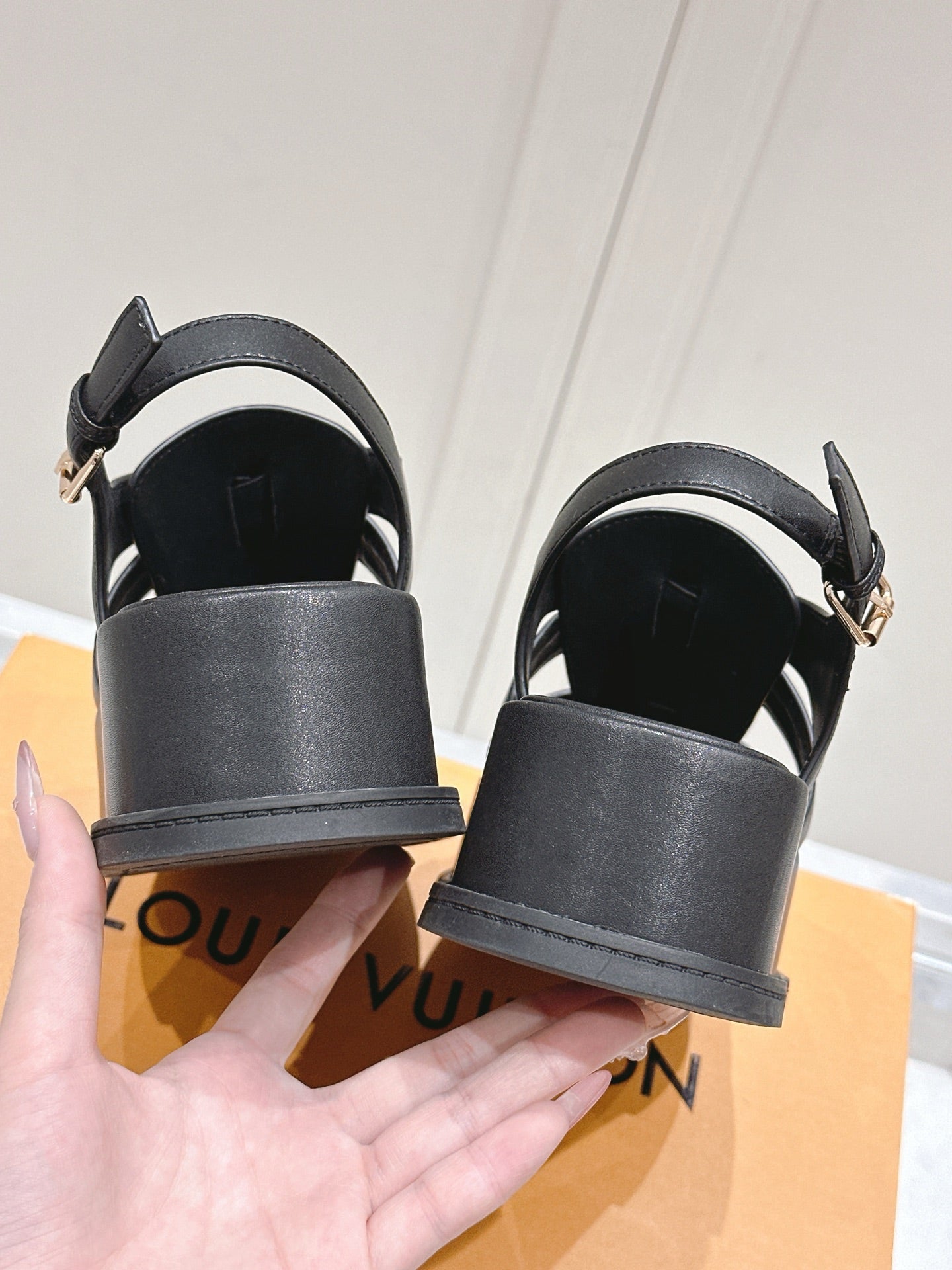 LuxluxHouse Best Quality Women Shoes Louis Vuitton