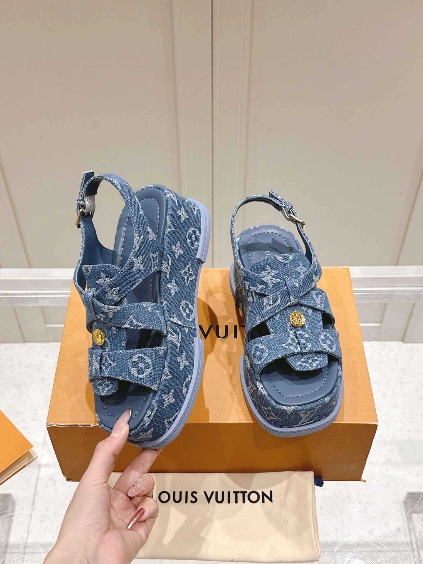 LuxluxHouse Best Quality Women Shoes Louis Vuitton
