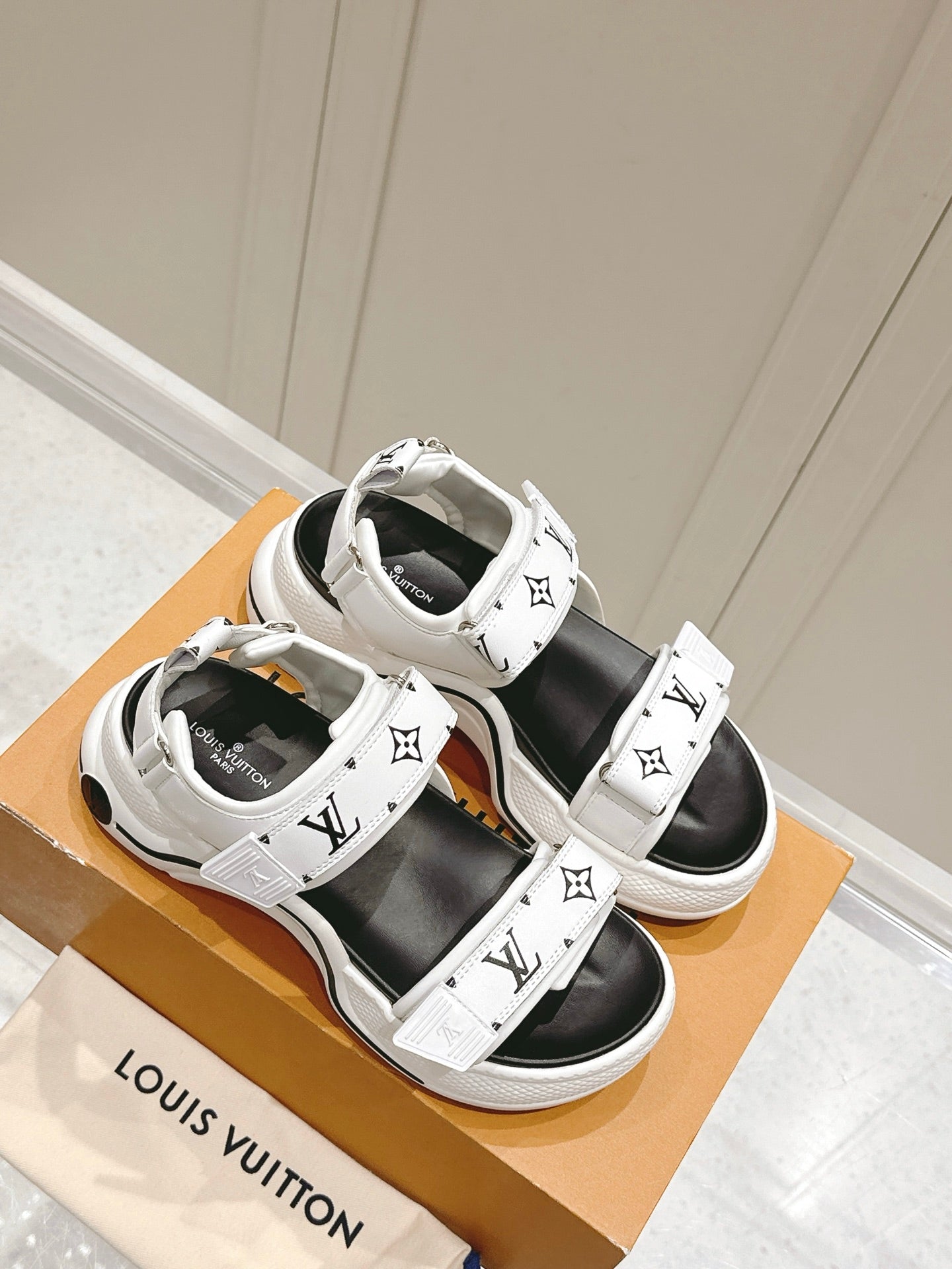 LuxluxHouse Best Quality Women Shoes Louis Vuitton
