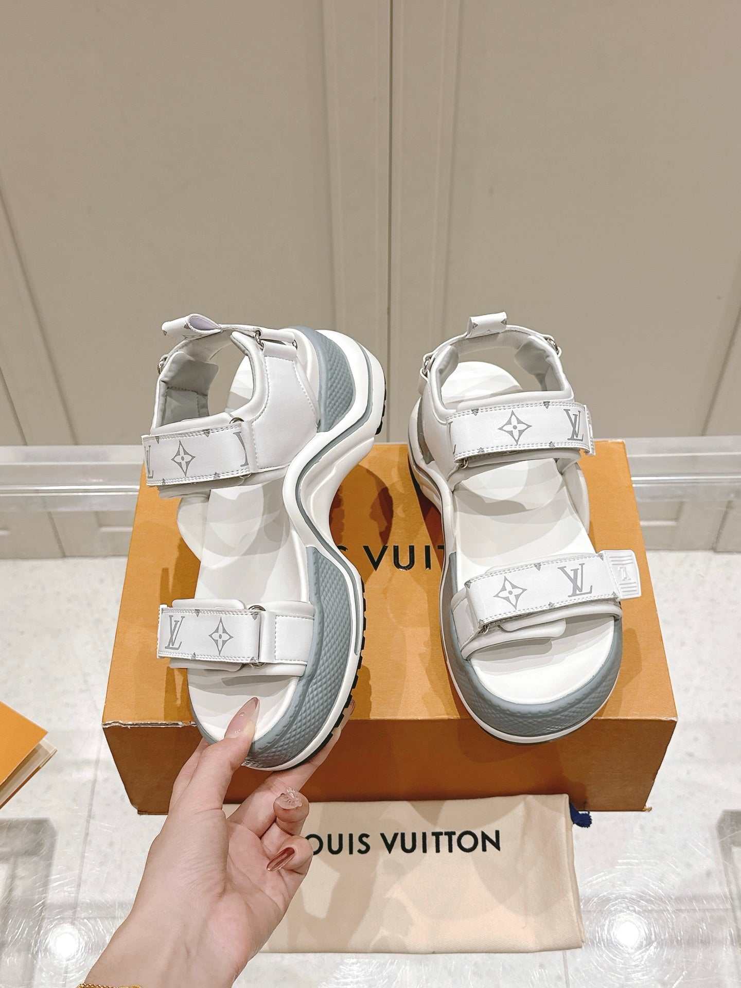 LuxluxHouse Best Quality Women Shoes Louis Vuitton