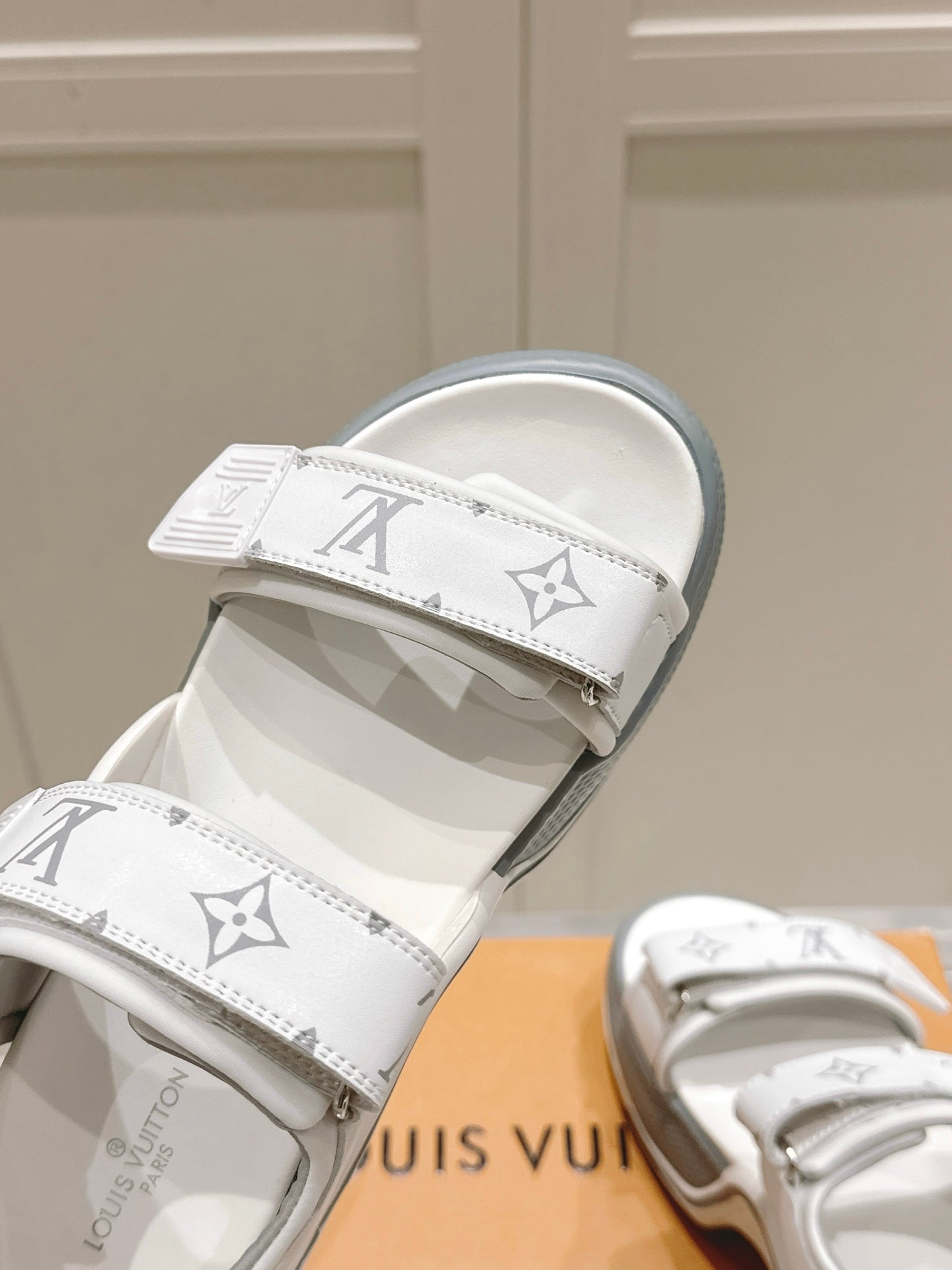 LuxluxHouse Best Quality Women Shoes Louis Vuitton