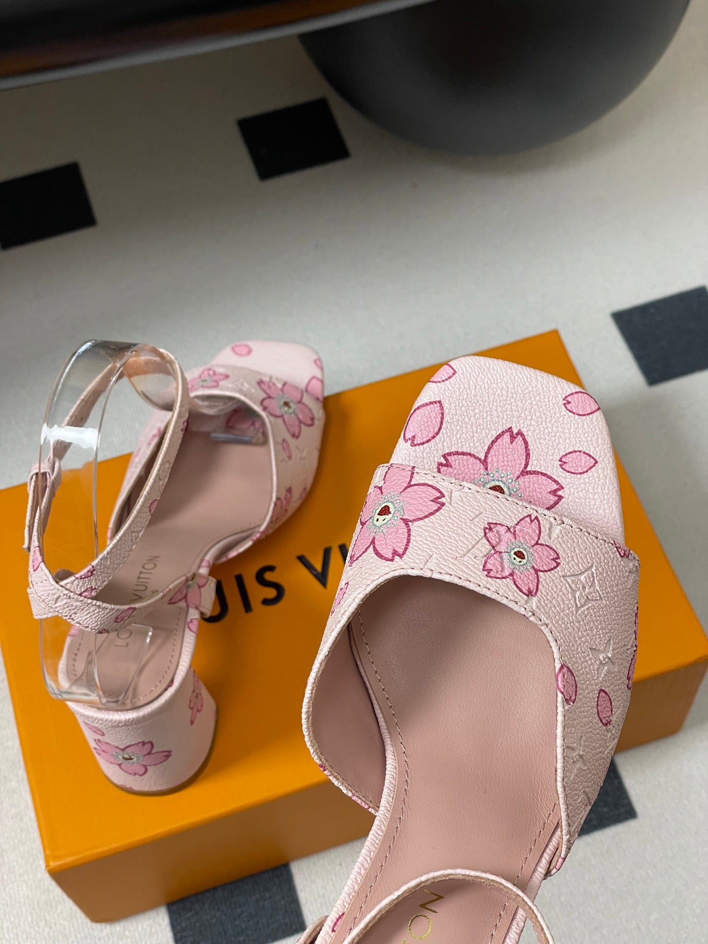 LuxluxHouse Best Quality Women Shoes Louis Vuitton