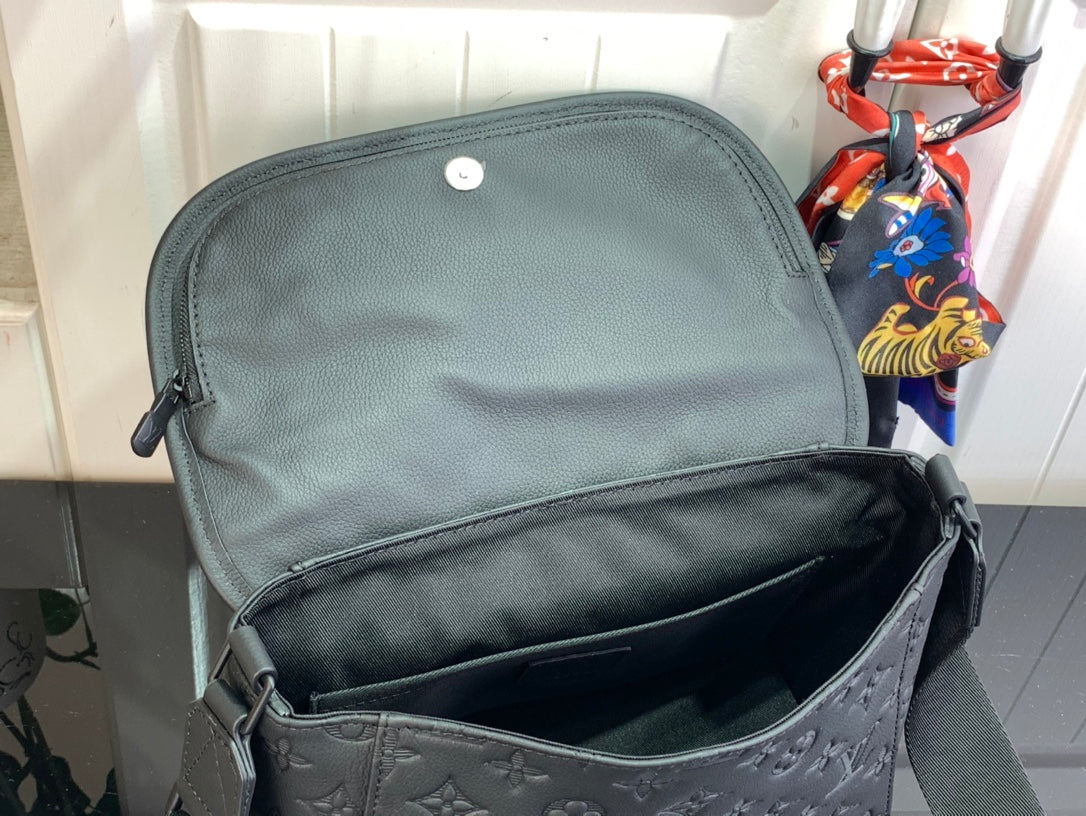 LuxluxHouse Best Quality Bags Men