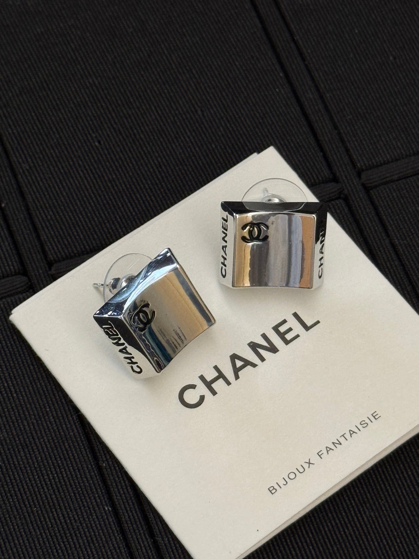 LuxluxHouse Low Price And High Quality Accessories Chanel