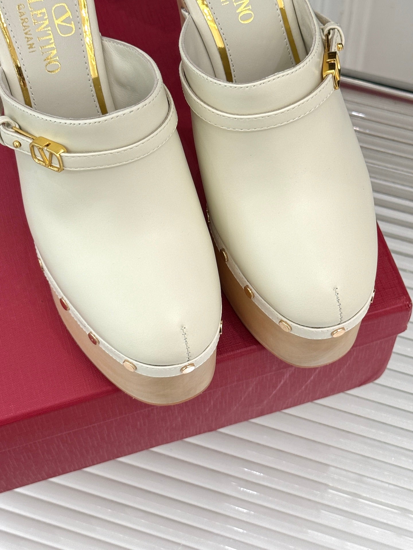 LuxluxHouse Best Quality Valentino Women Shoes
