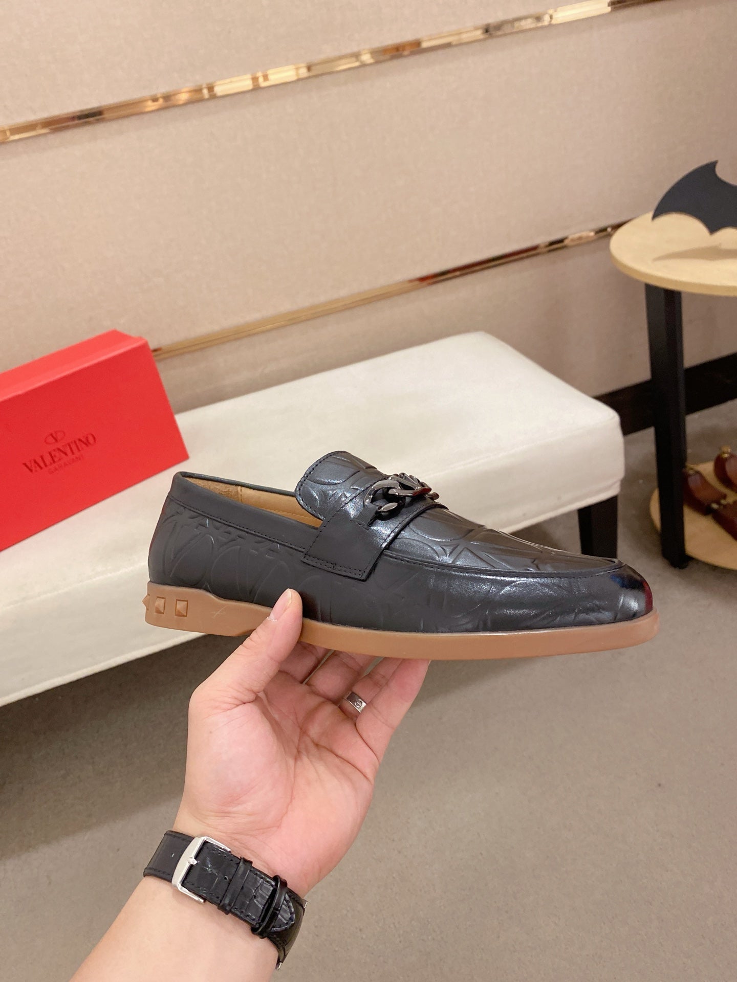 LuxluxHouse Best Quality Shoes Valentino