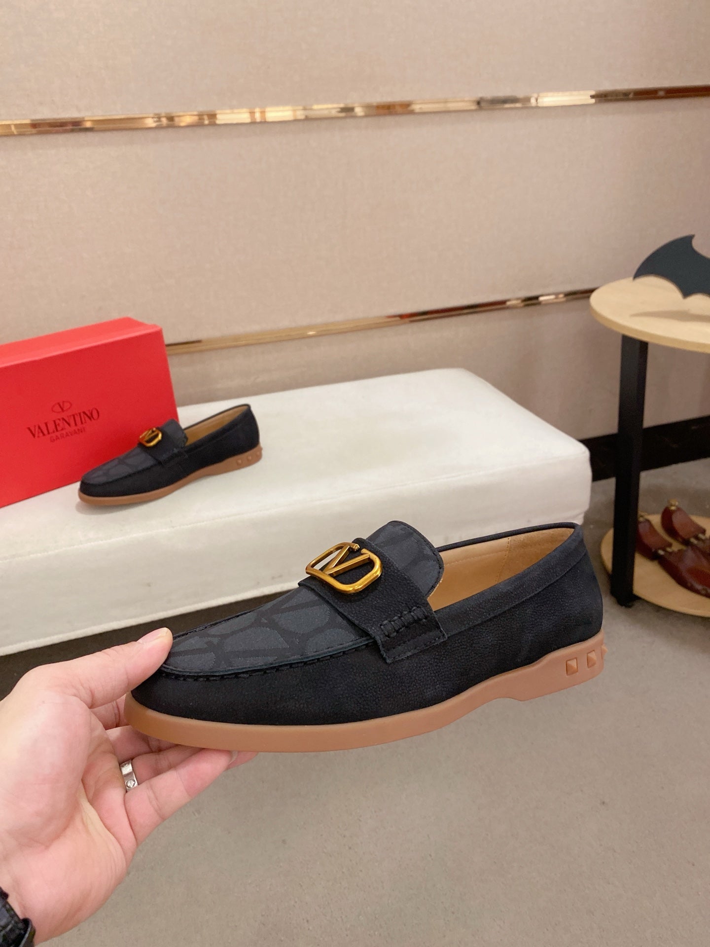 LuxluxHouse Best Quality Shoes Valentino