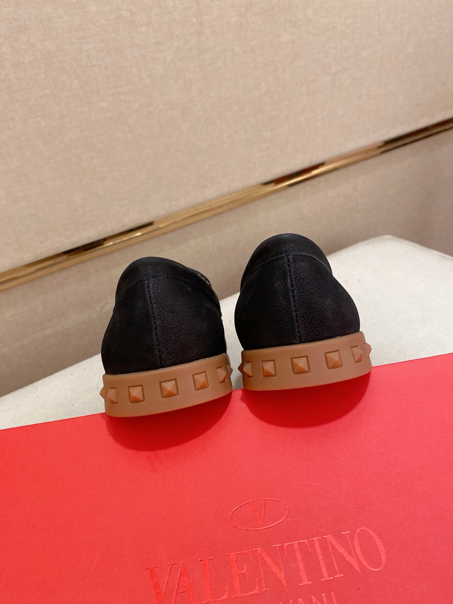 LuxluxHouse Best Quality Shoes Valentino