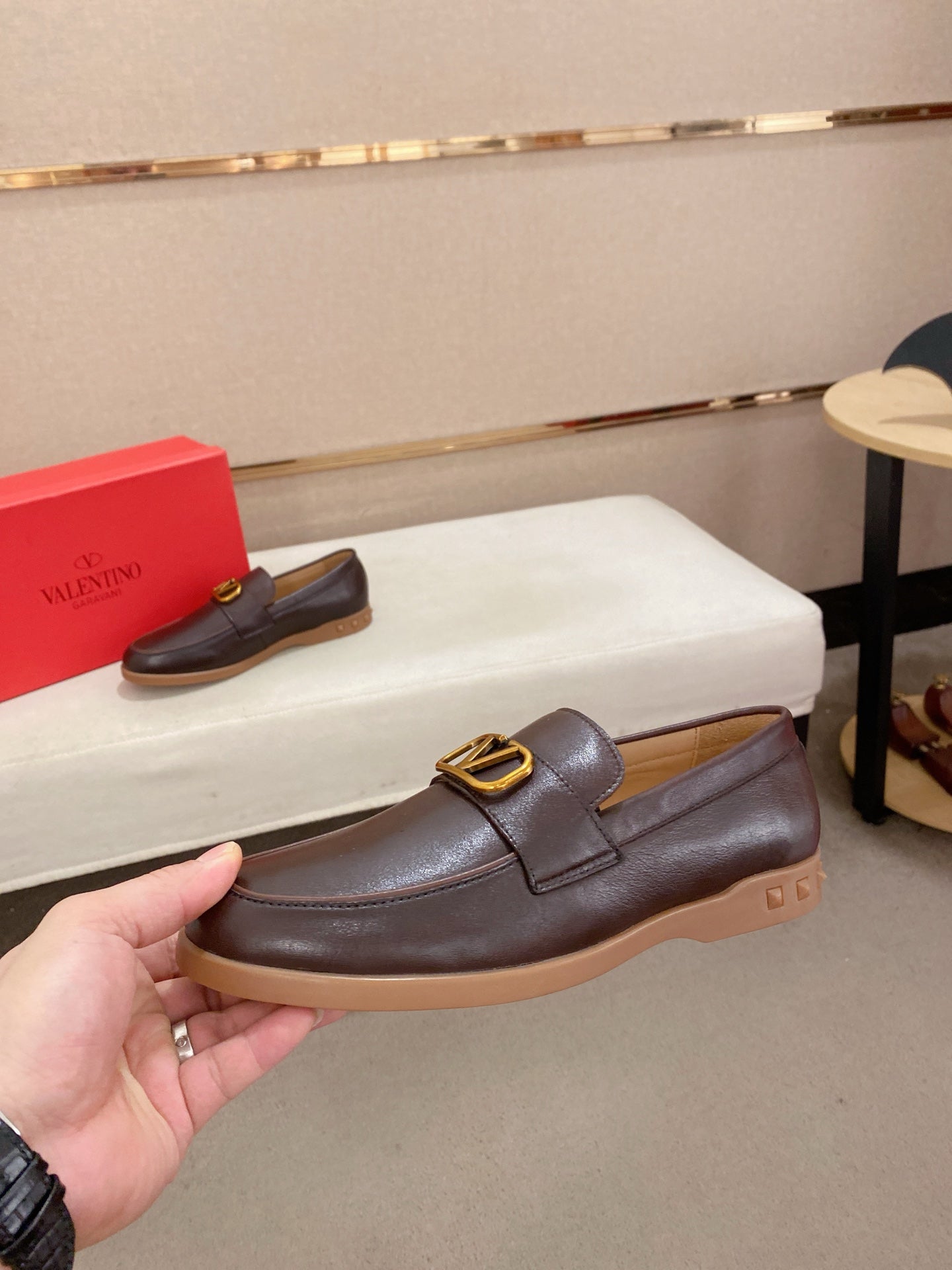 LuxluxHouse Best Quality Shoes Valentino