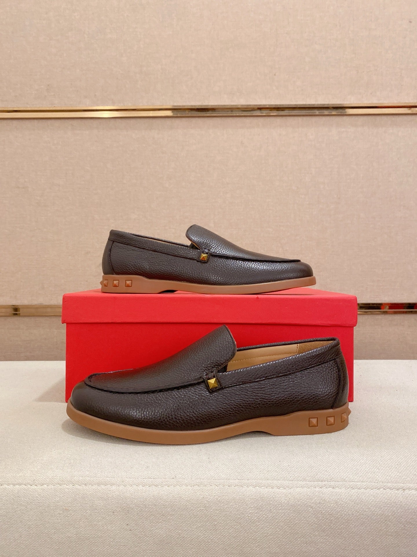 LuxluxHouse Best Quality Shoes Valentino