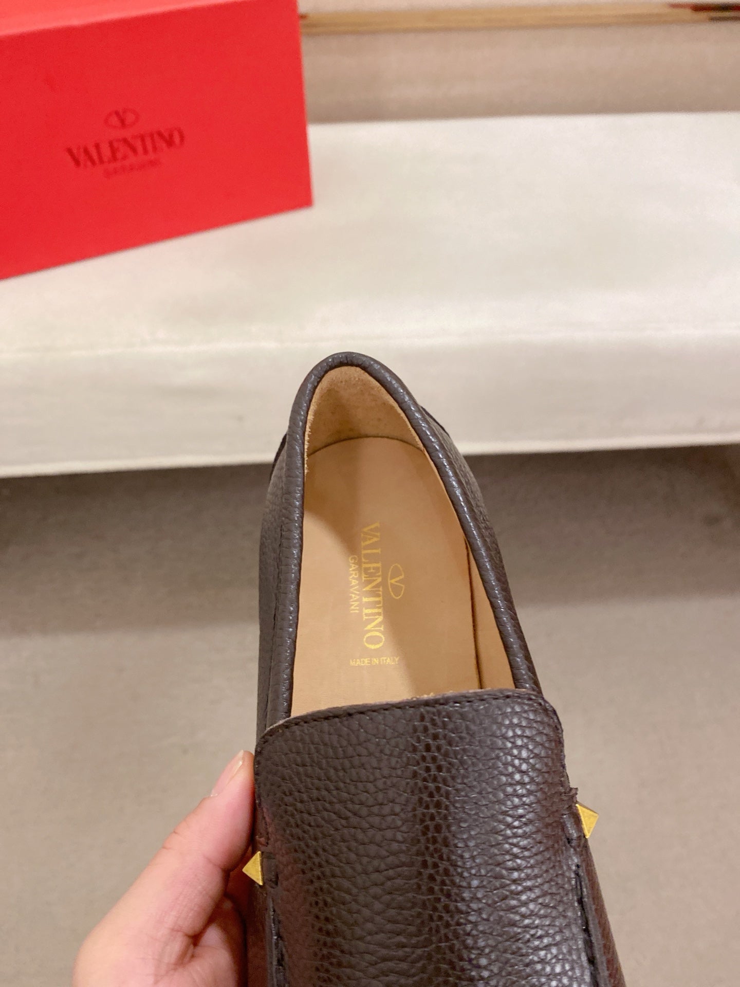 LuxluxHouse Best Quality Shoes Valentino