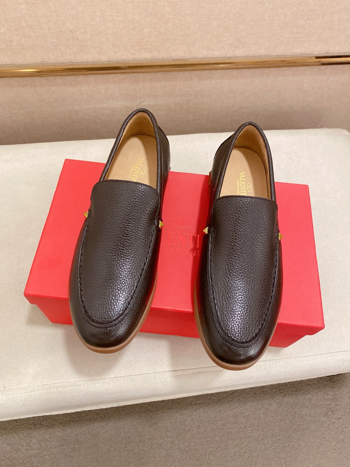 LuxluxHouse Best Quality Shoes Valentino