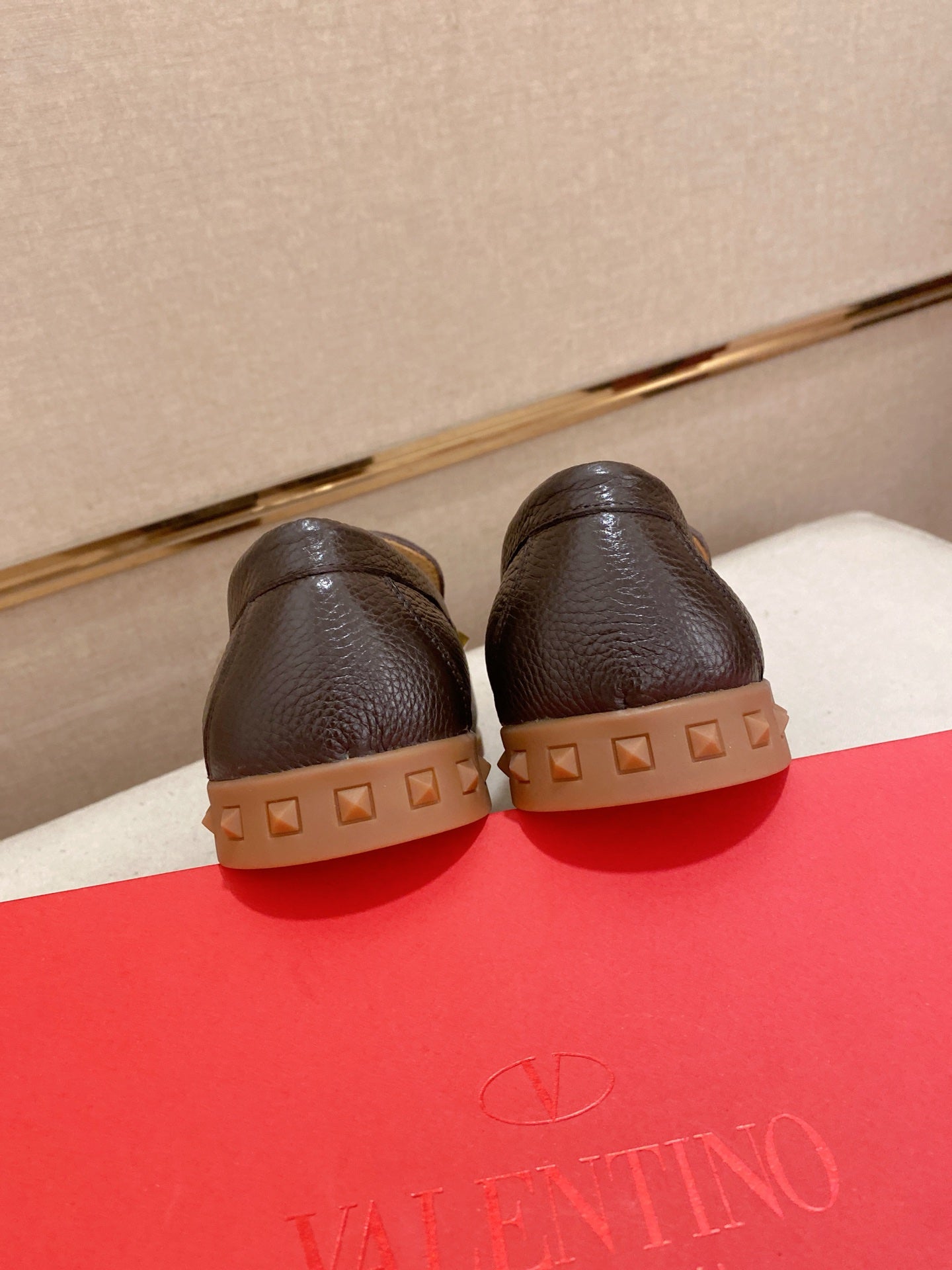 LuxluxHouse Best Quality Shoes Valentino