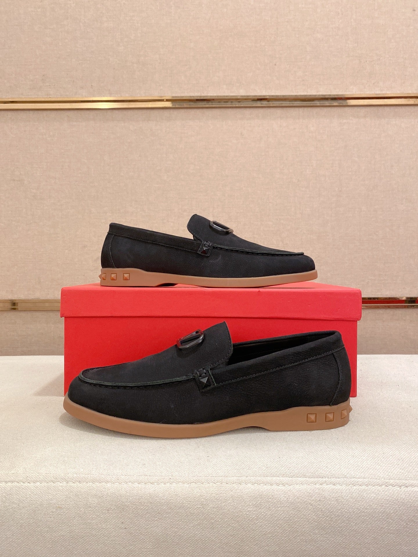 LuxluxHouse Best Quality Shoes Valentino