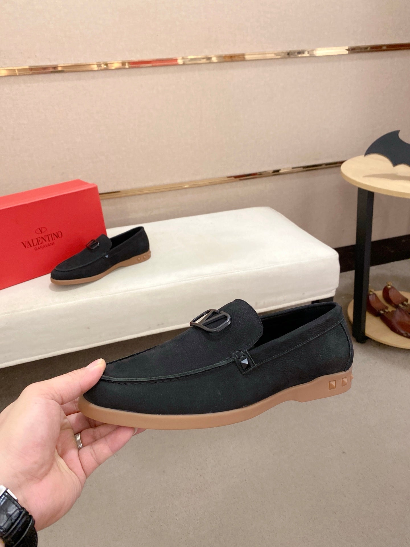 LuxluxHouse Best Quality Shoes Valentino