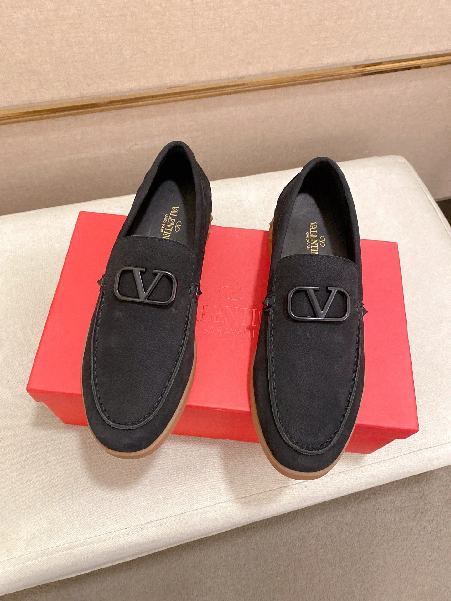 LuxluxHouse Best Quality Shoes Valentino