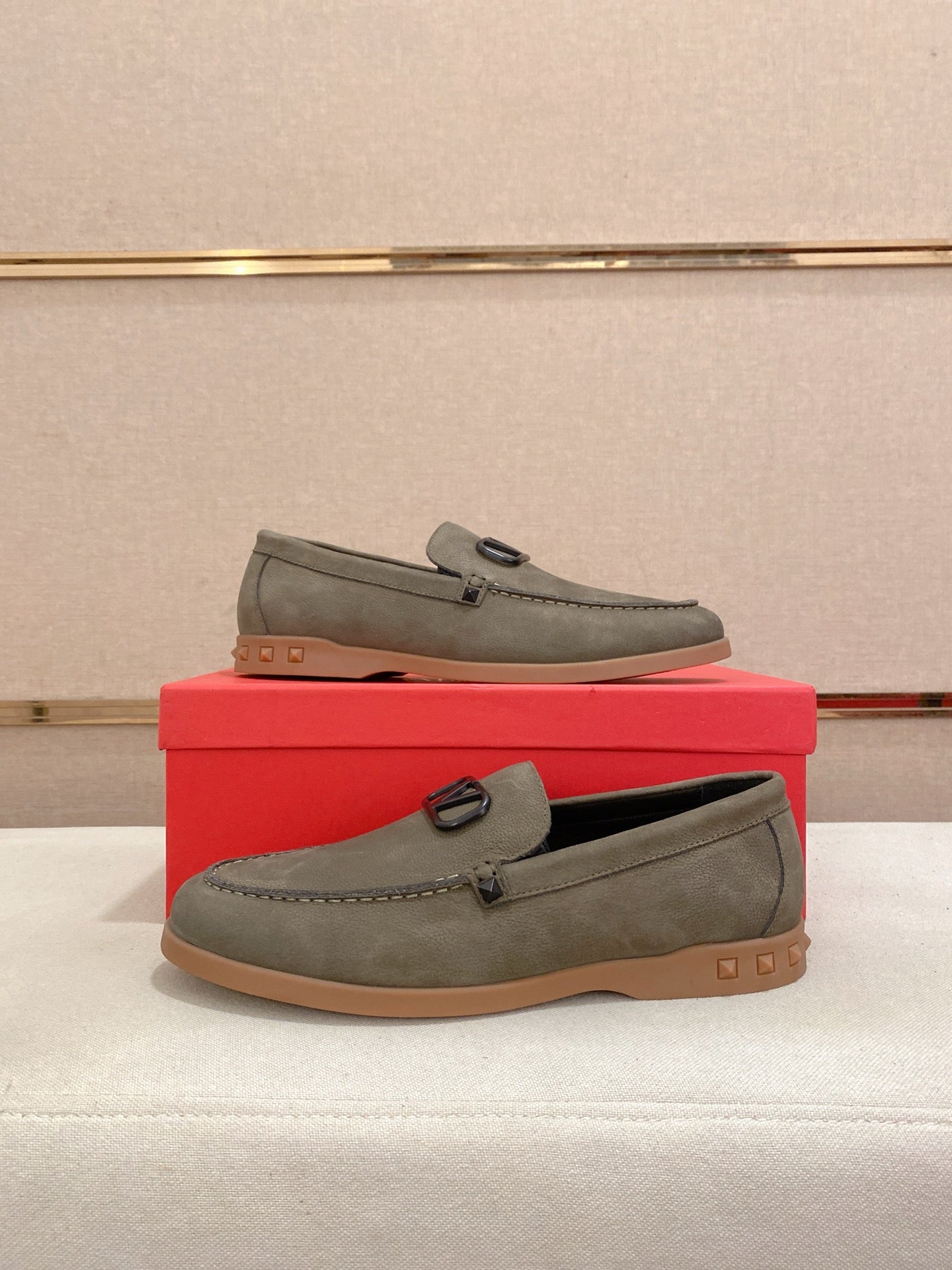 LuxluxHouse Best Quality Shoes Valentino