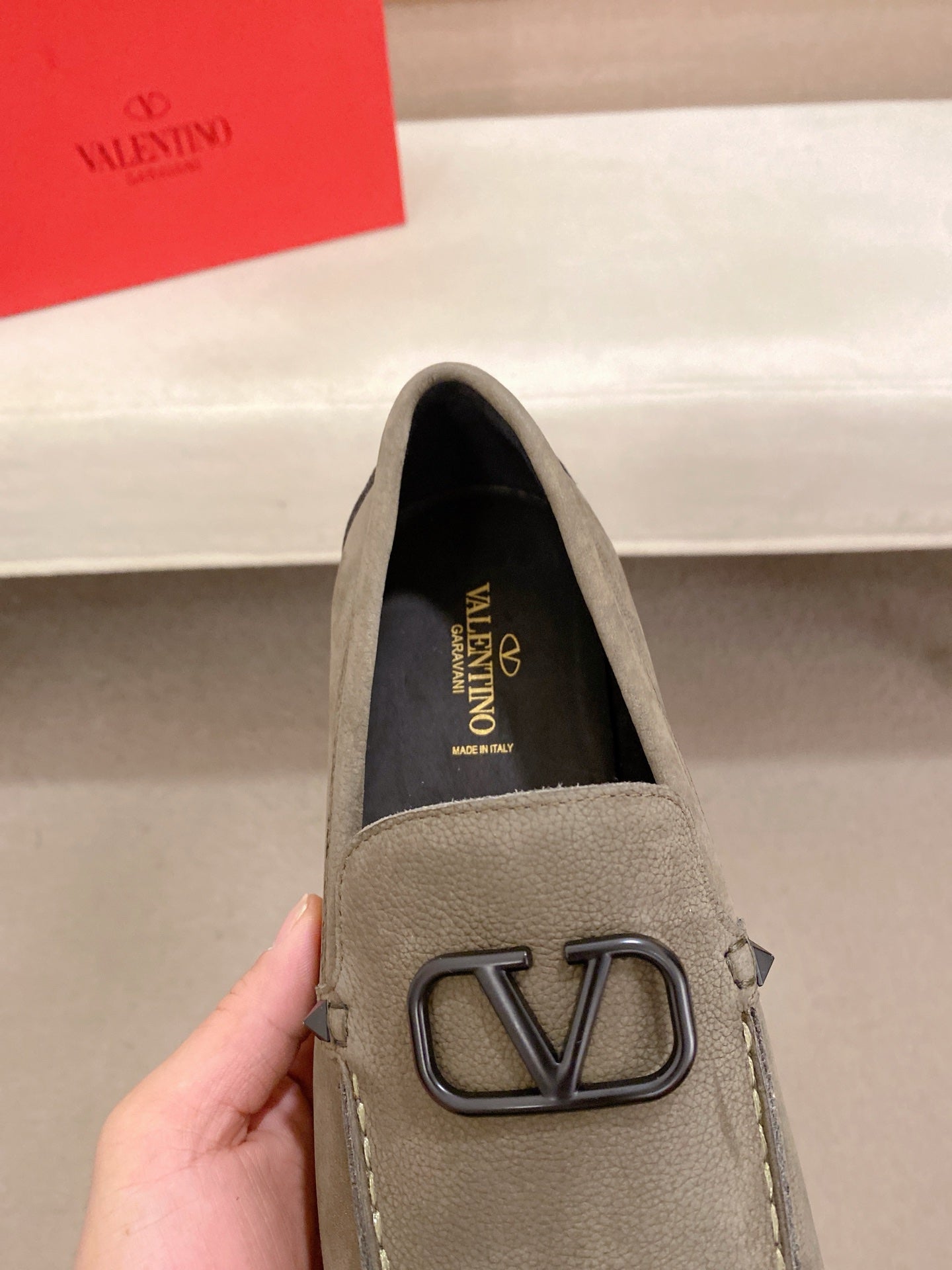 LuxluxHouse Best Quality Shoes Valentino