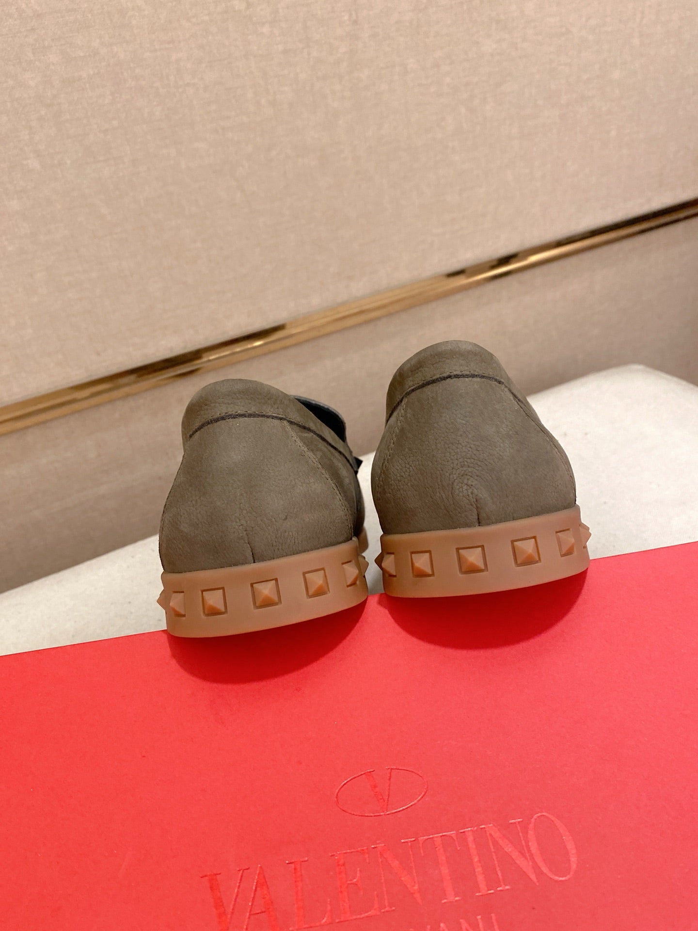 LuxluxHouse Best Quality Shoes Valentino