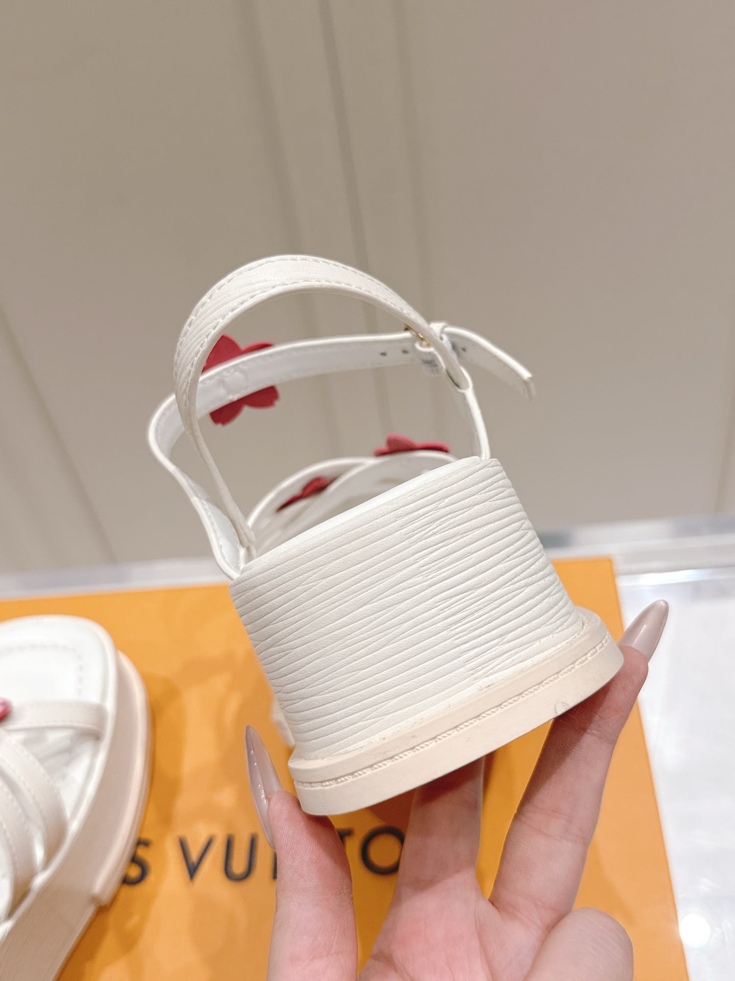 LuxluxHouse Best Quality Women Shoes Louis Vuitton