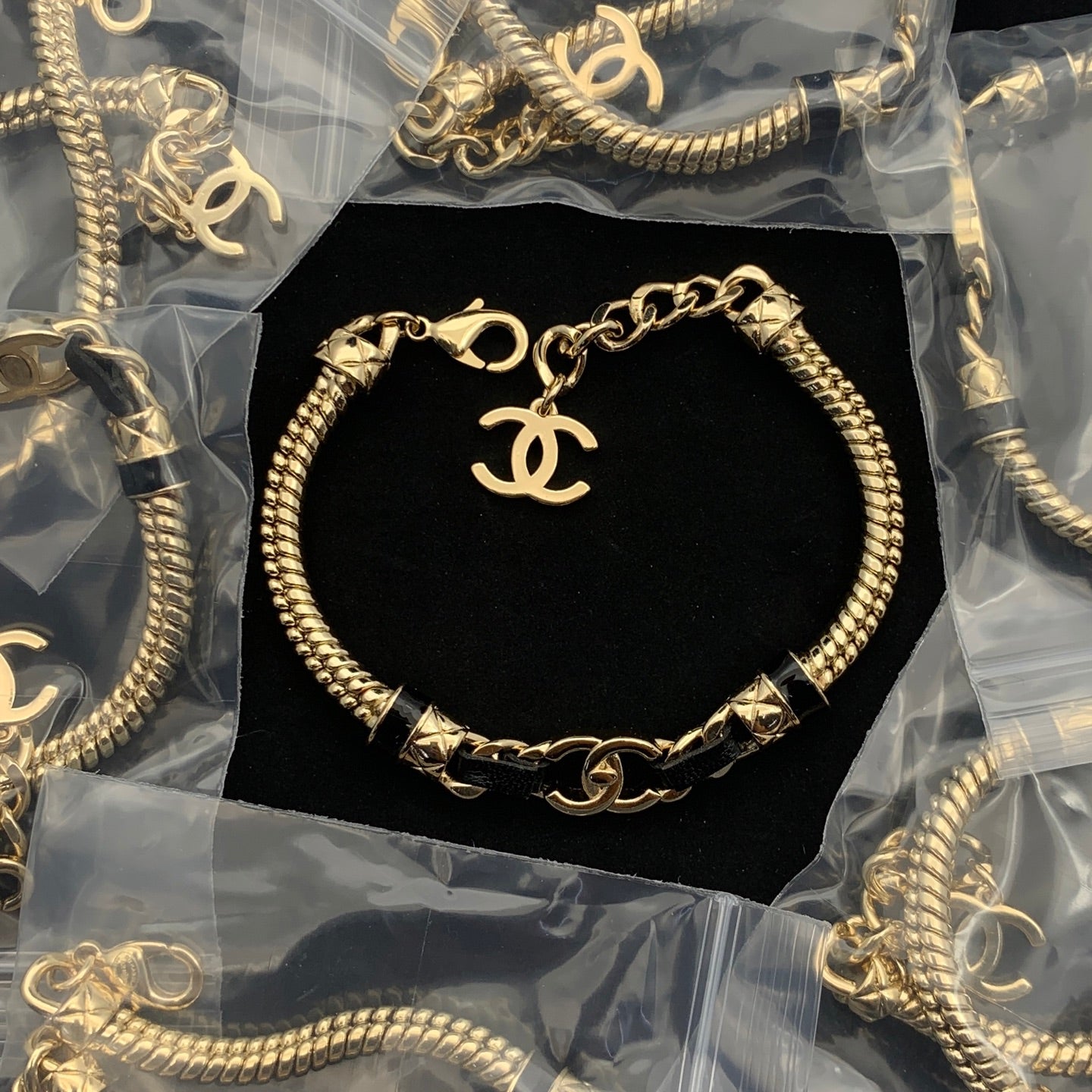 LuxluxHouse Low Price And High Quality Accessories Chanel