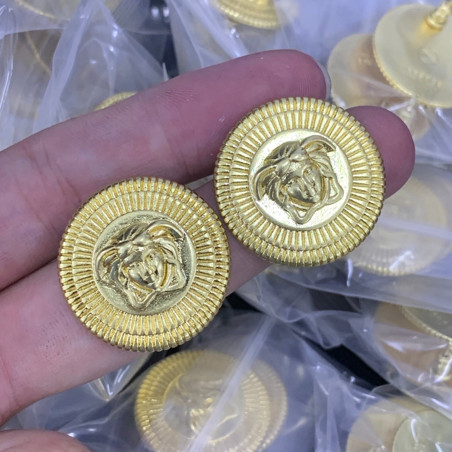 luxluxhouse Low price and high quality accessories Versace