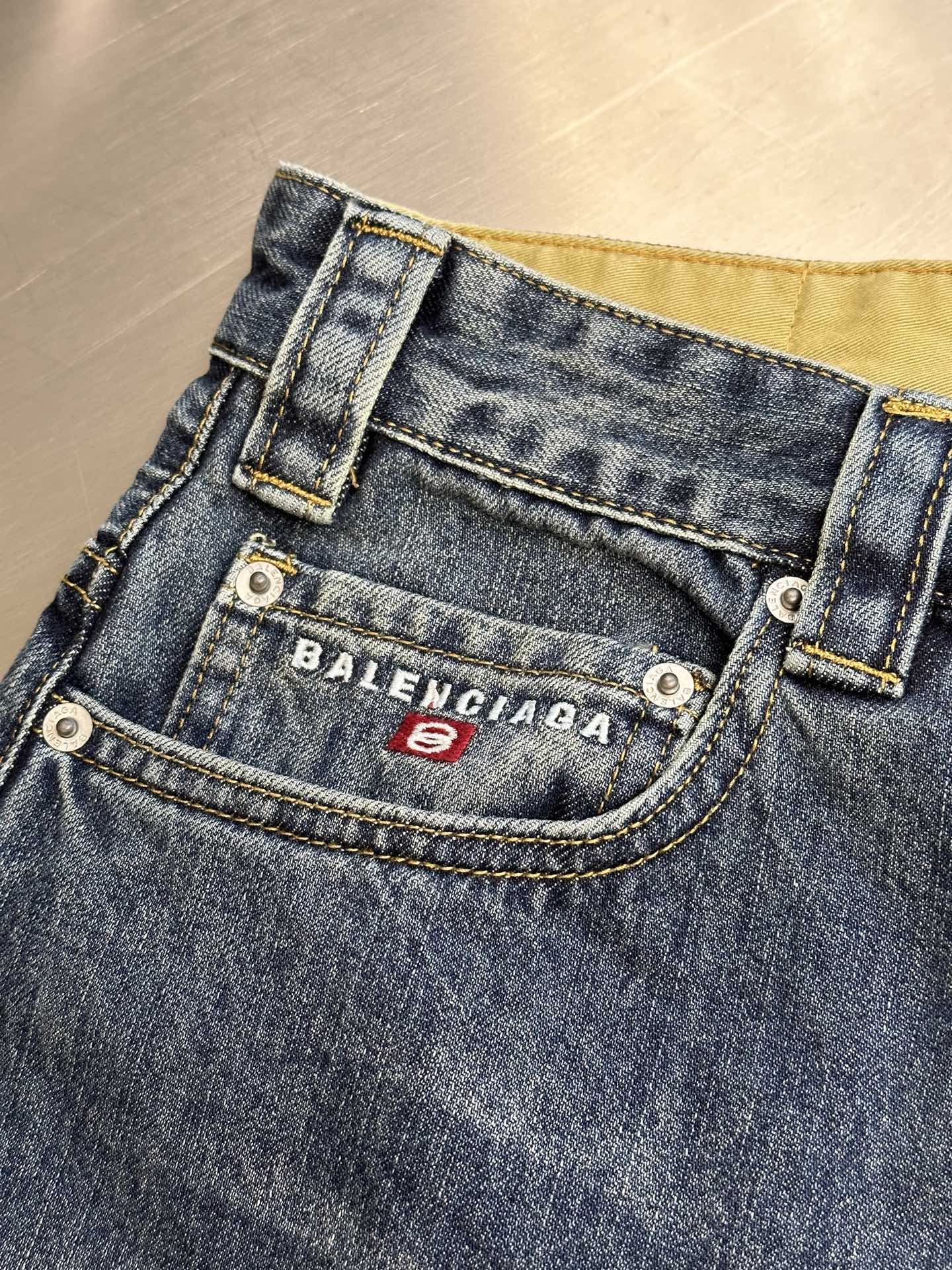 LuxluxHouse Best Quality Clothes Balenciaga Pants
