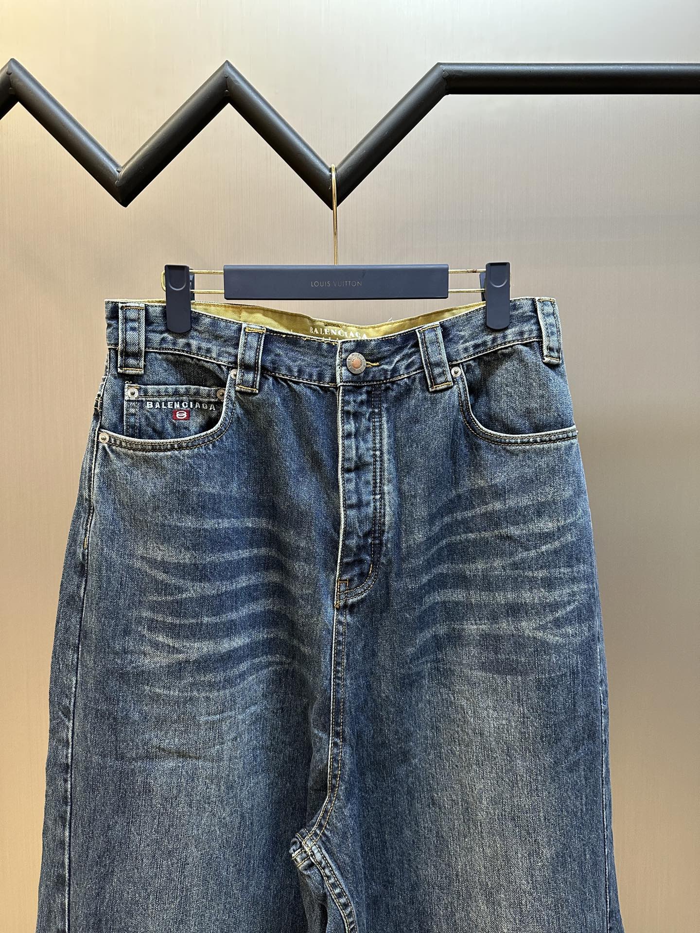 LuxluxHouse Best Quality Clothes Balenciaga Pants