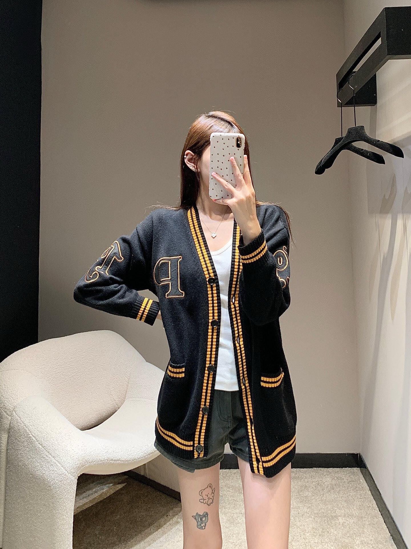 LuxluxHouse Best Quality Clothes Hoodie & Sweater Prada