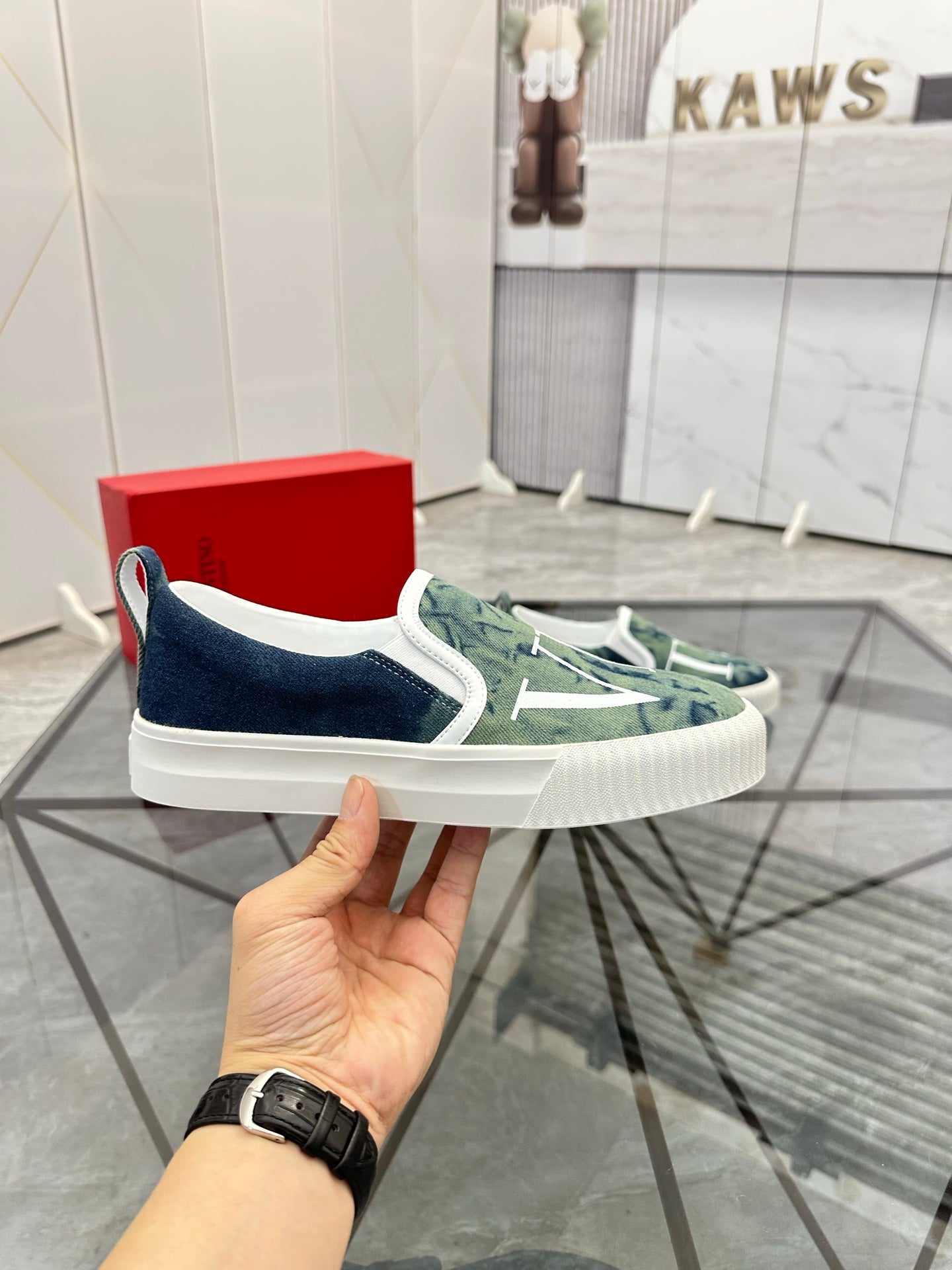 LuxluxHouse Best Quality Shoes Valentino