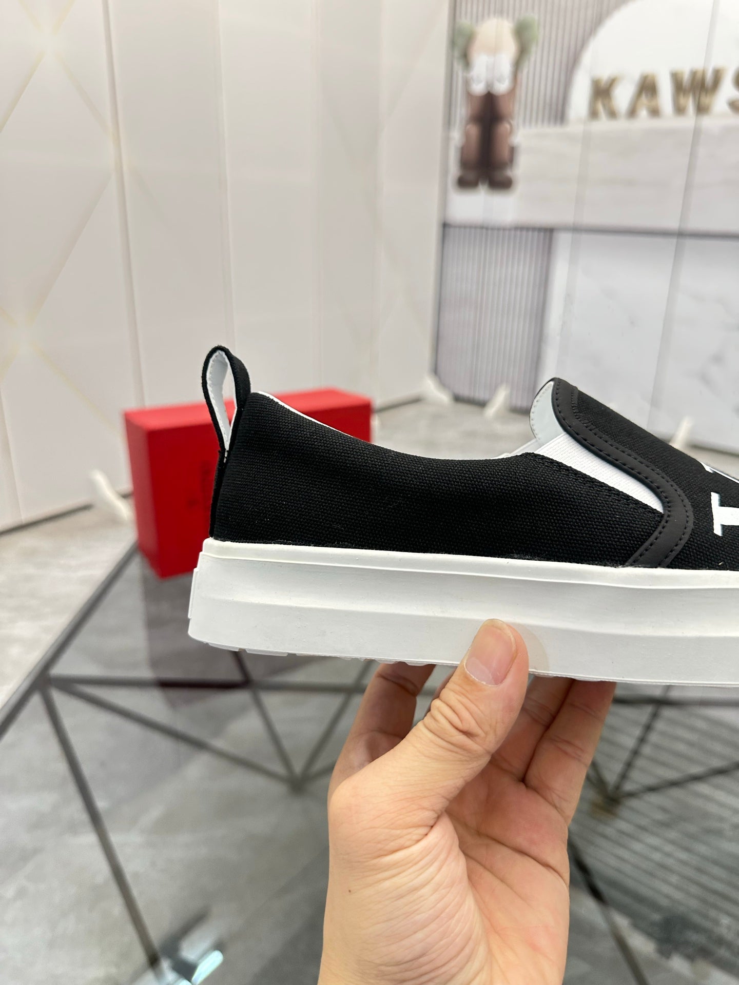 LuxluxHouse Best Quality Shoes Valentino
