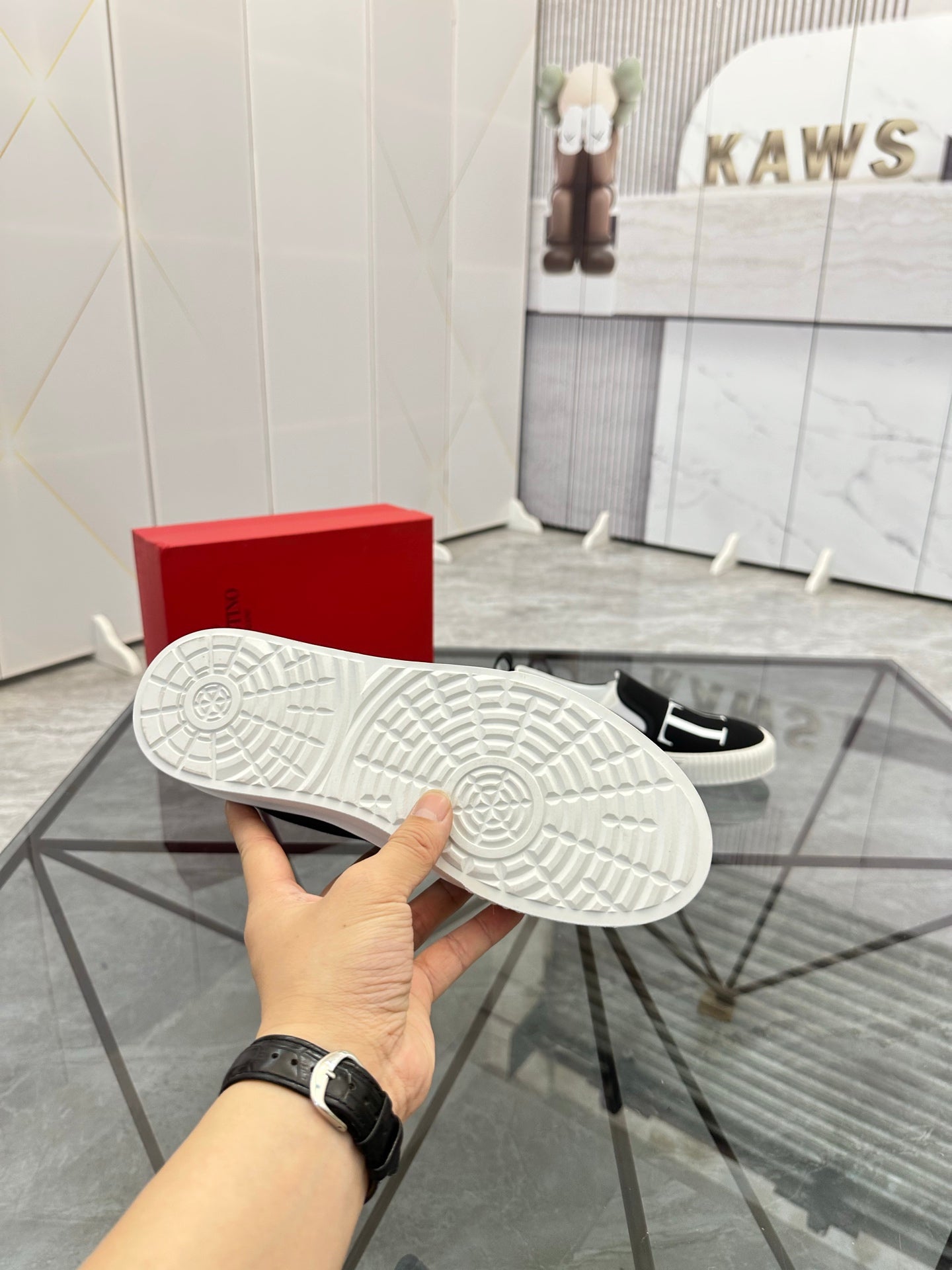 LuxluxHouse Best Quality Shoes Valentino