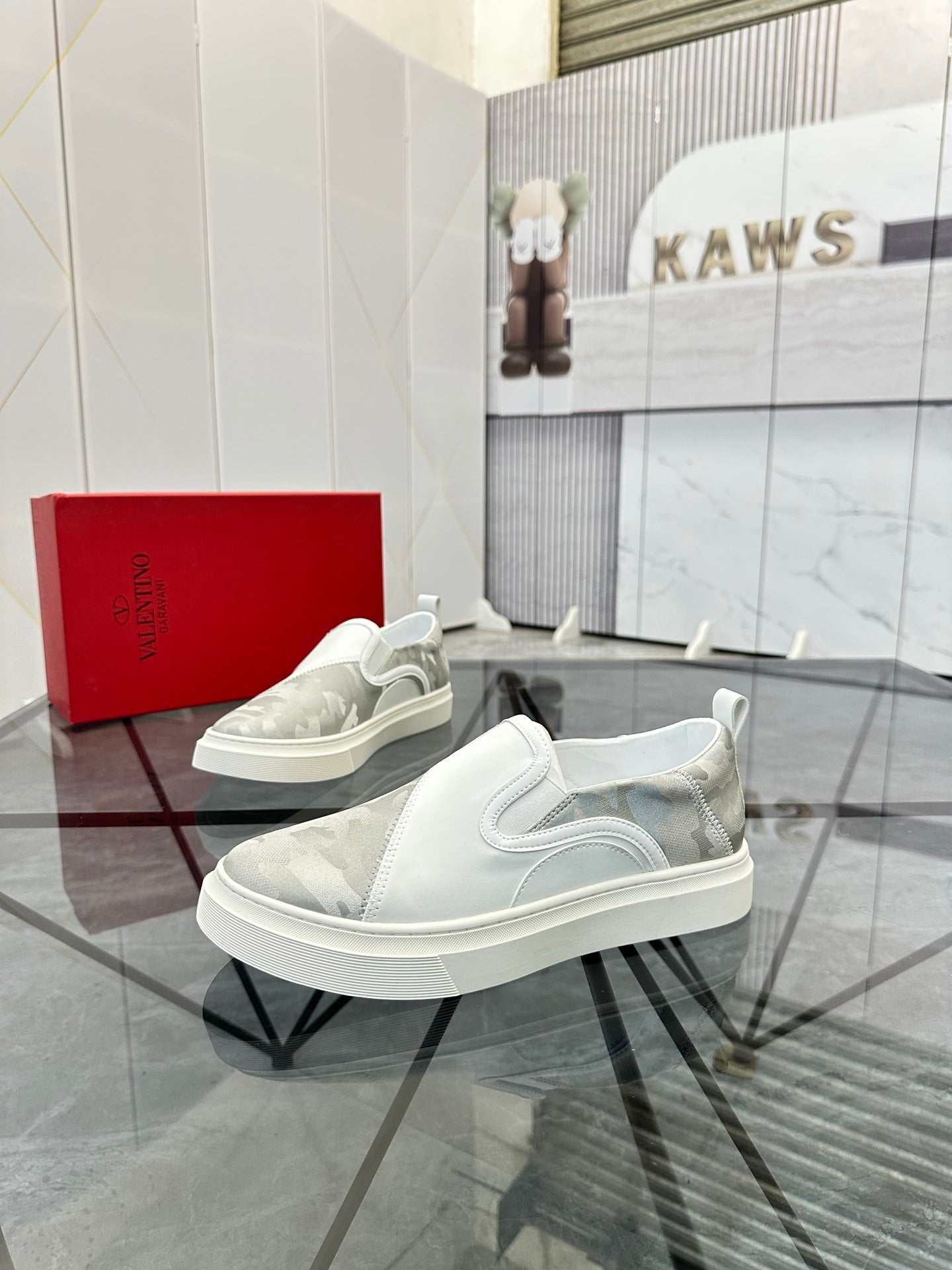LuxluxHouse Best Quality Shoes Valentino