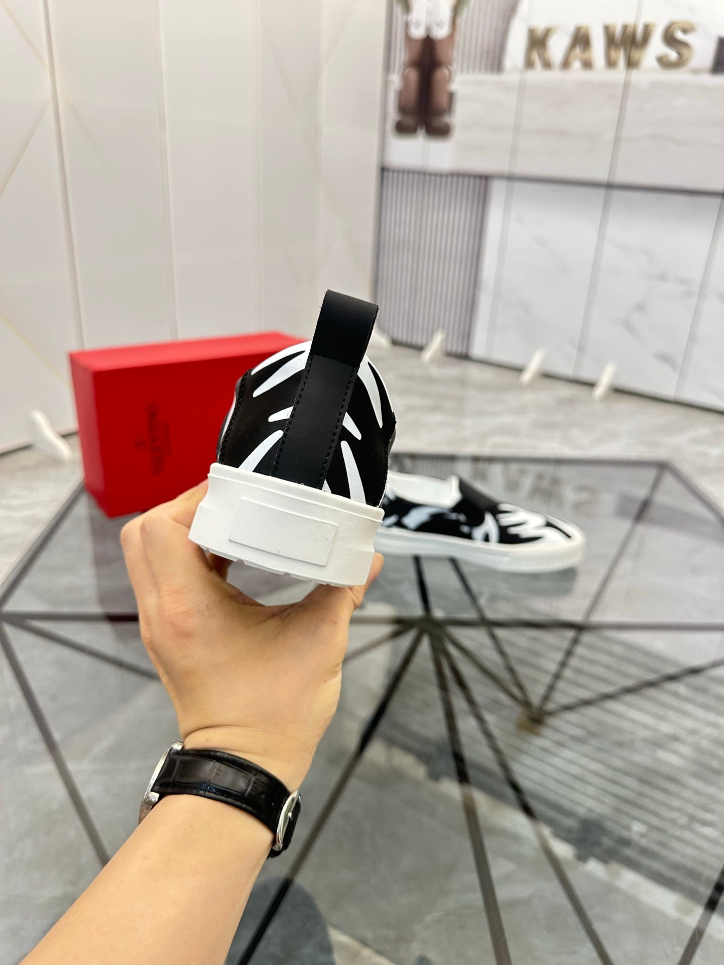 LuxluxHouse Best Quality Shoes Valentino